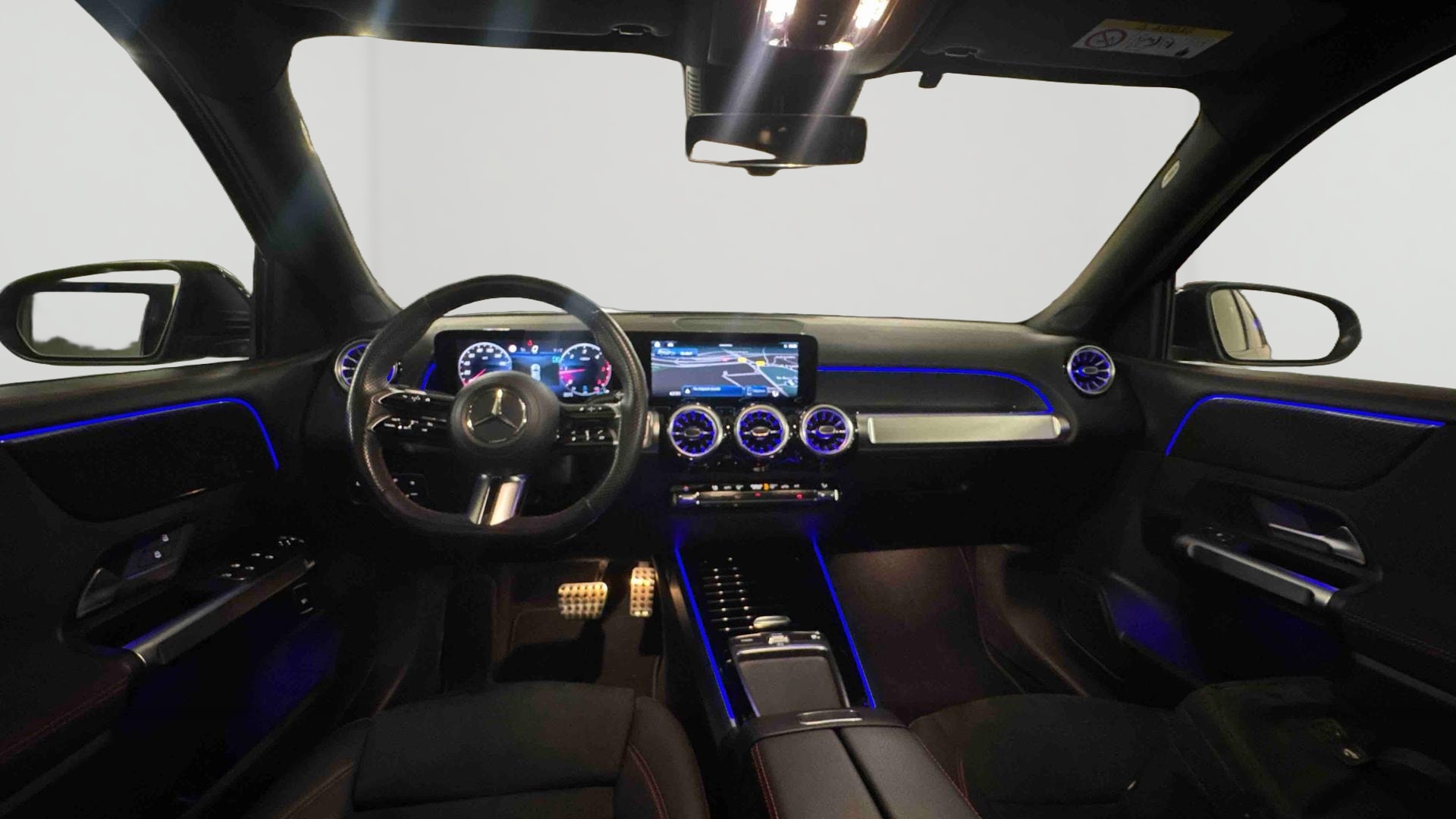 Mercedes-Benz GLB 200 d 8G-DCT AMG Line — Planche de bord