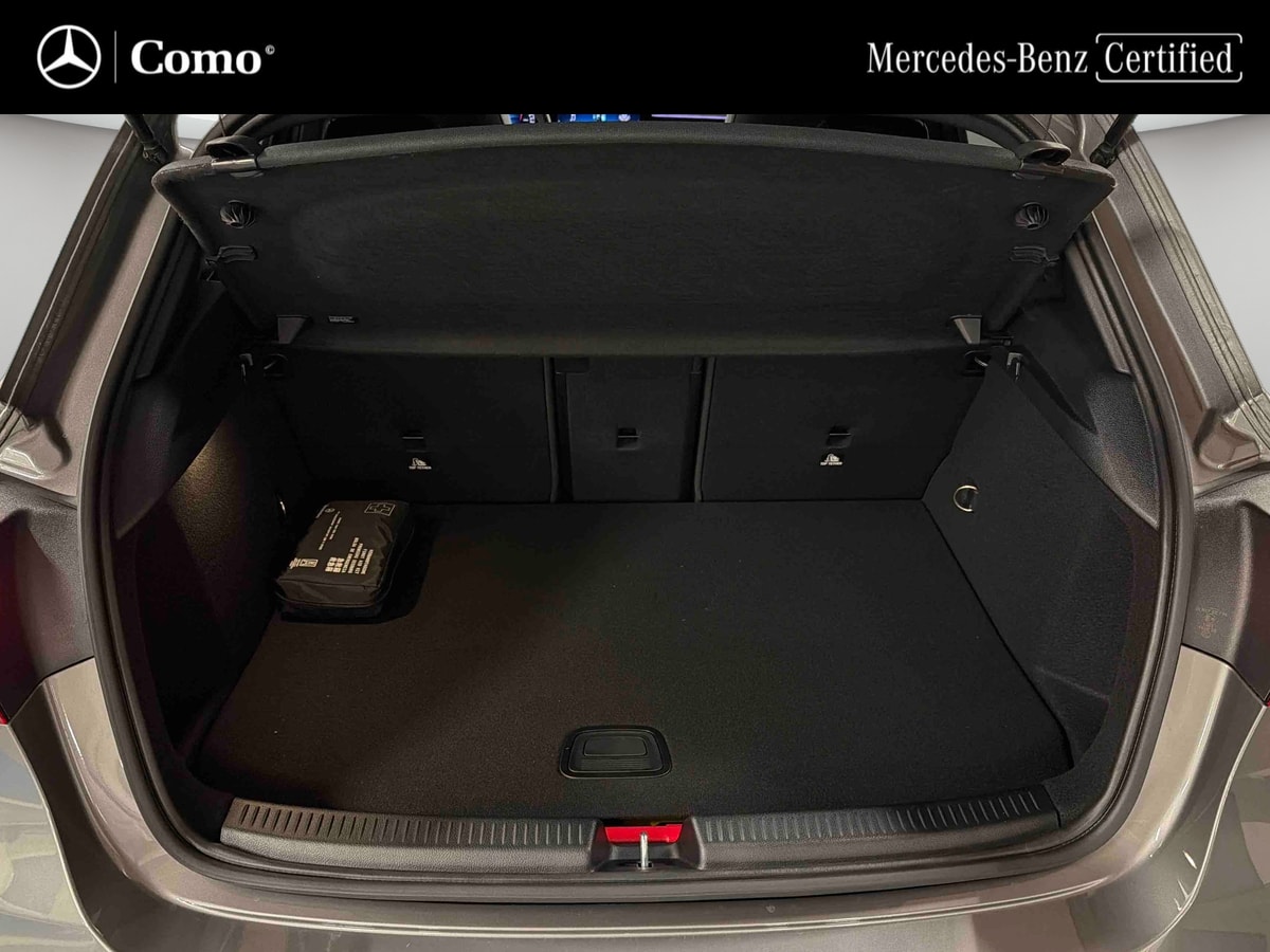 Mercedes-Benz Classe A 250 e Hybrid EQ AMG Line — Coffre