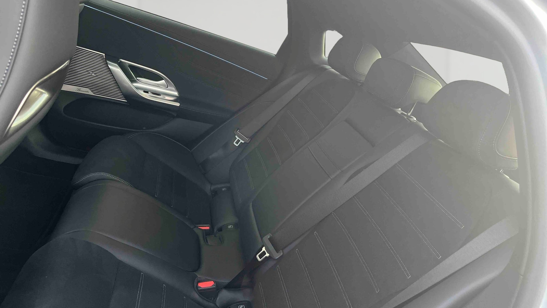 Mercedes-Benz Classe C 400 Electrique 4M AMG Line — Siège arrière gauche