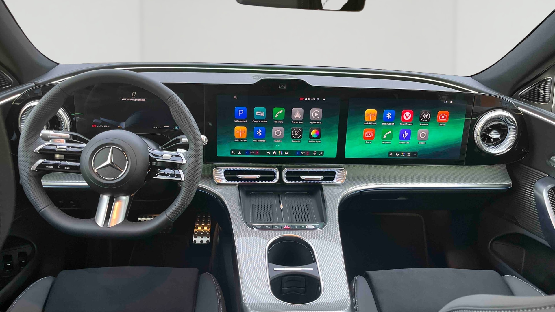 Mercedes-Benz Classe C 400 Electrique 4M AMG Line — Planche de bord