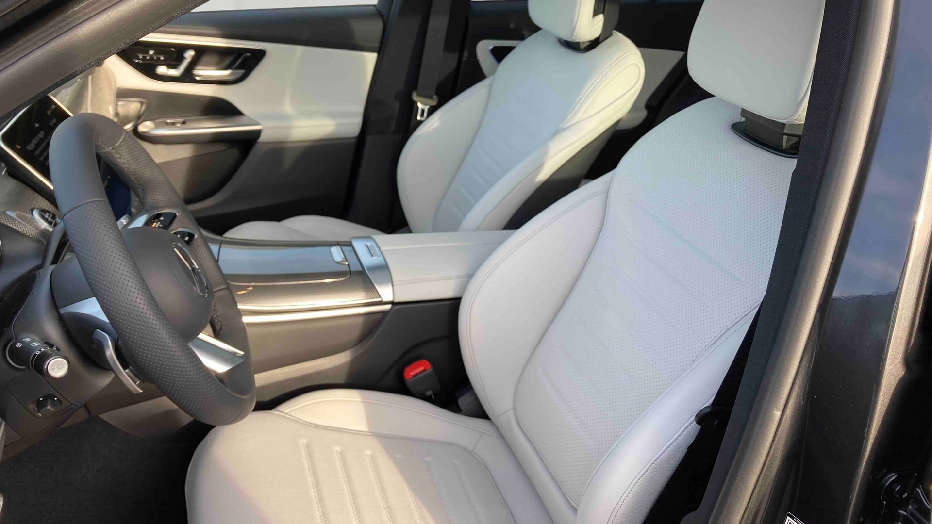 Mercedes-Benz GLC 300 e Hybrid EQ 4Matic AMG Line + — Siège conducteur