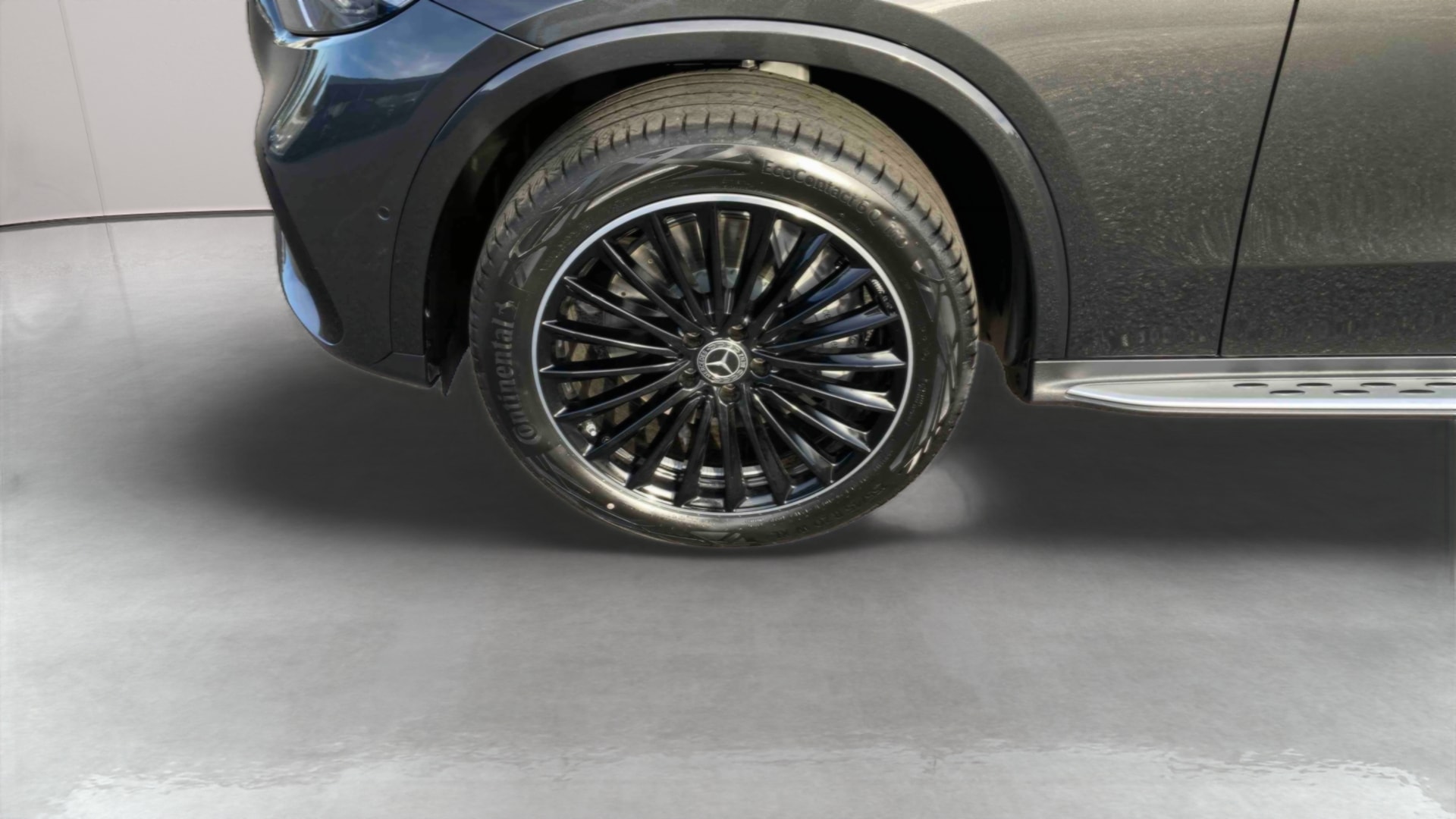 Mercedes-Benz GLC 300 e Hybrid EQ 4Matic AMG Line + — Pneu avant gauche