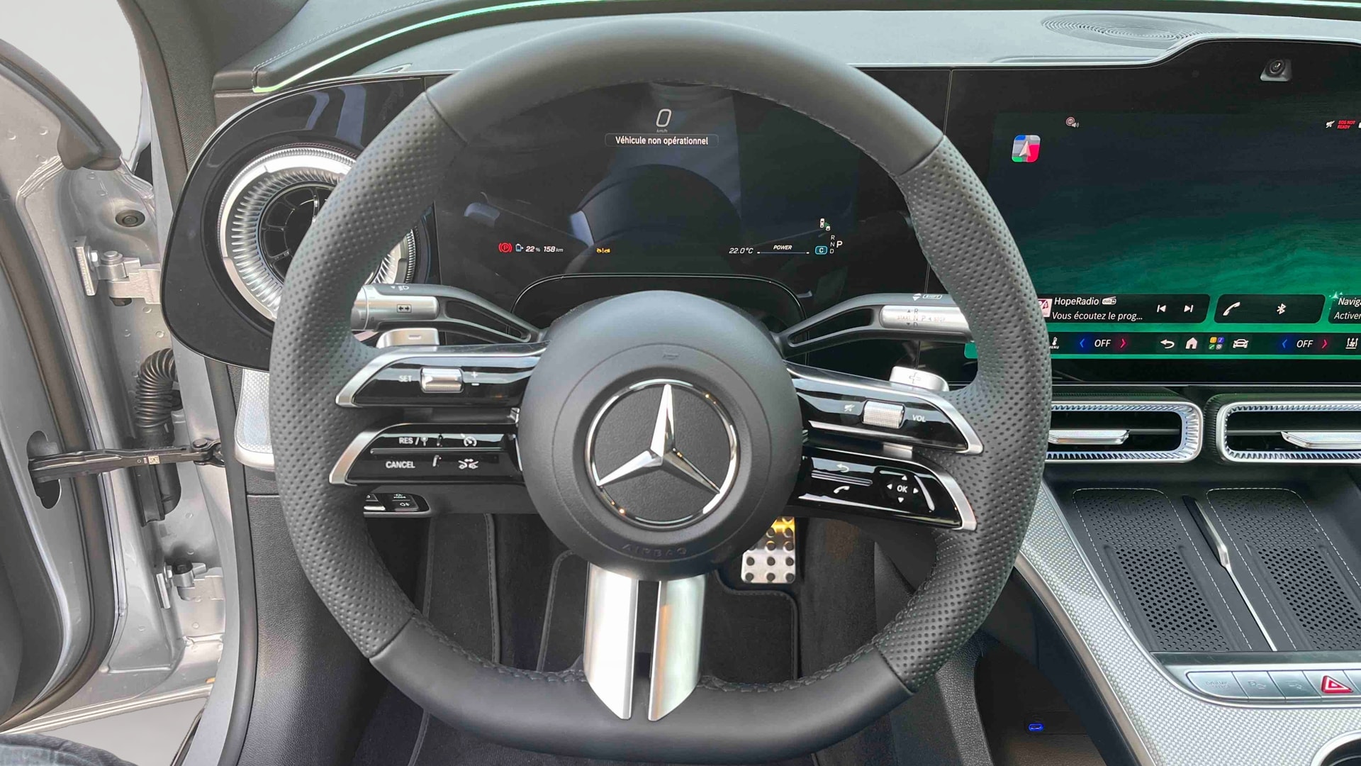 Mercedes-Benz Classe C 400 Electrique 4M AMG Line — Poste de pilotage