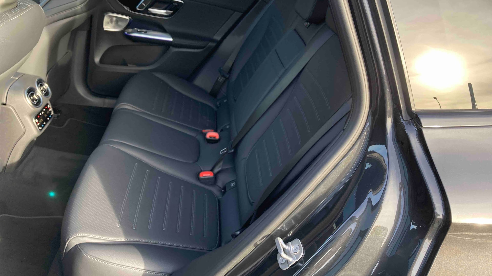 Mercedes-Benz GLC 300 de Hybrid EQ 4Matic AMG Line + — Siège arrière gauche