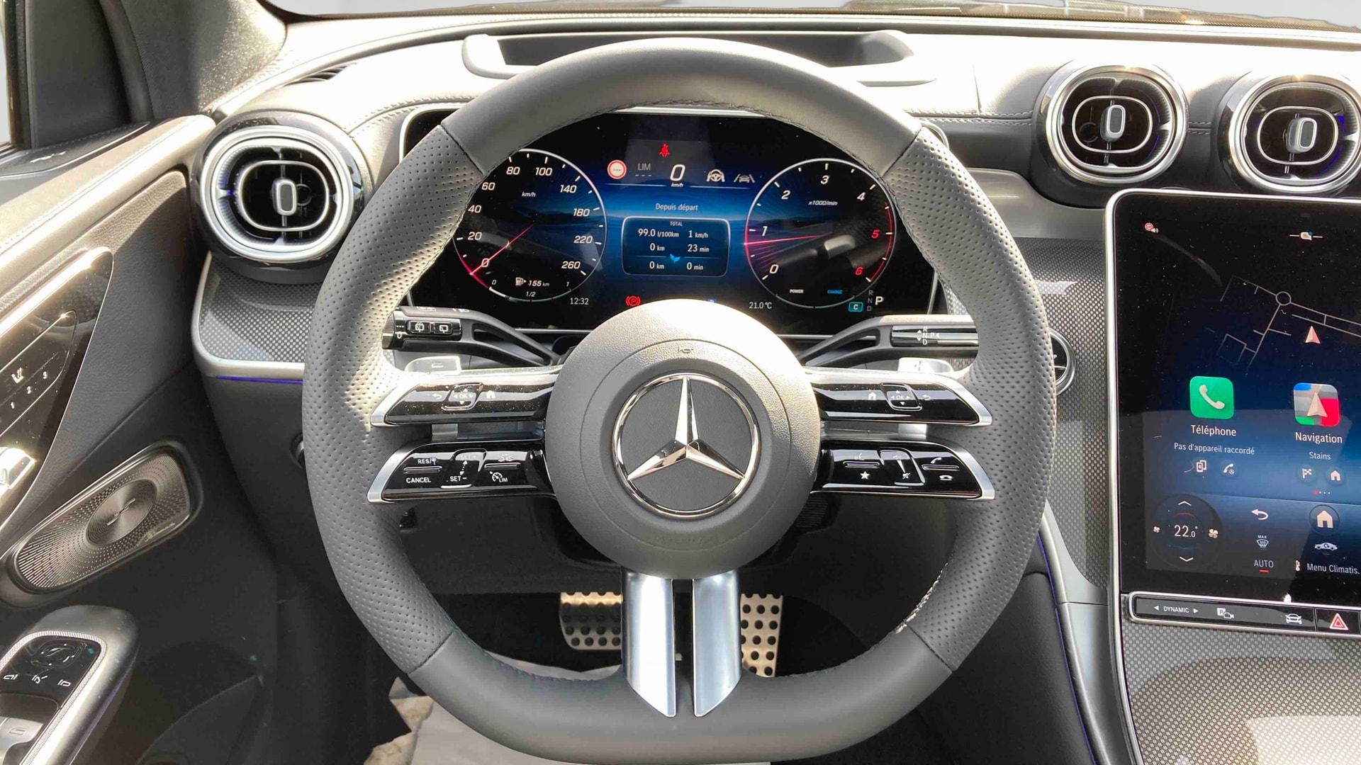 Mercedes-Benz GLC 220 d 4Matic AMG Line — Poste de pilotage