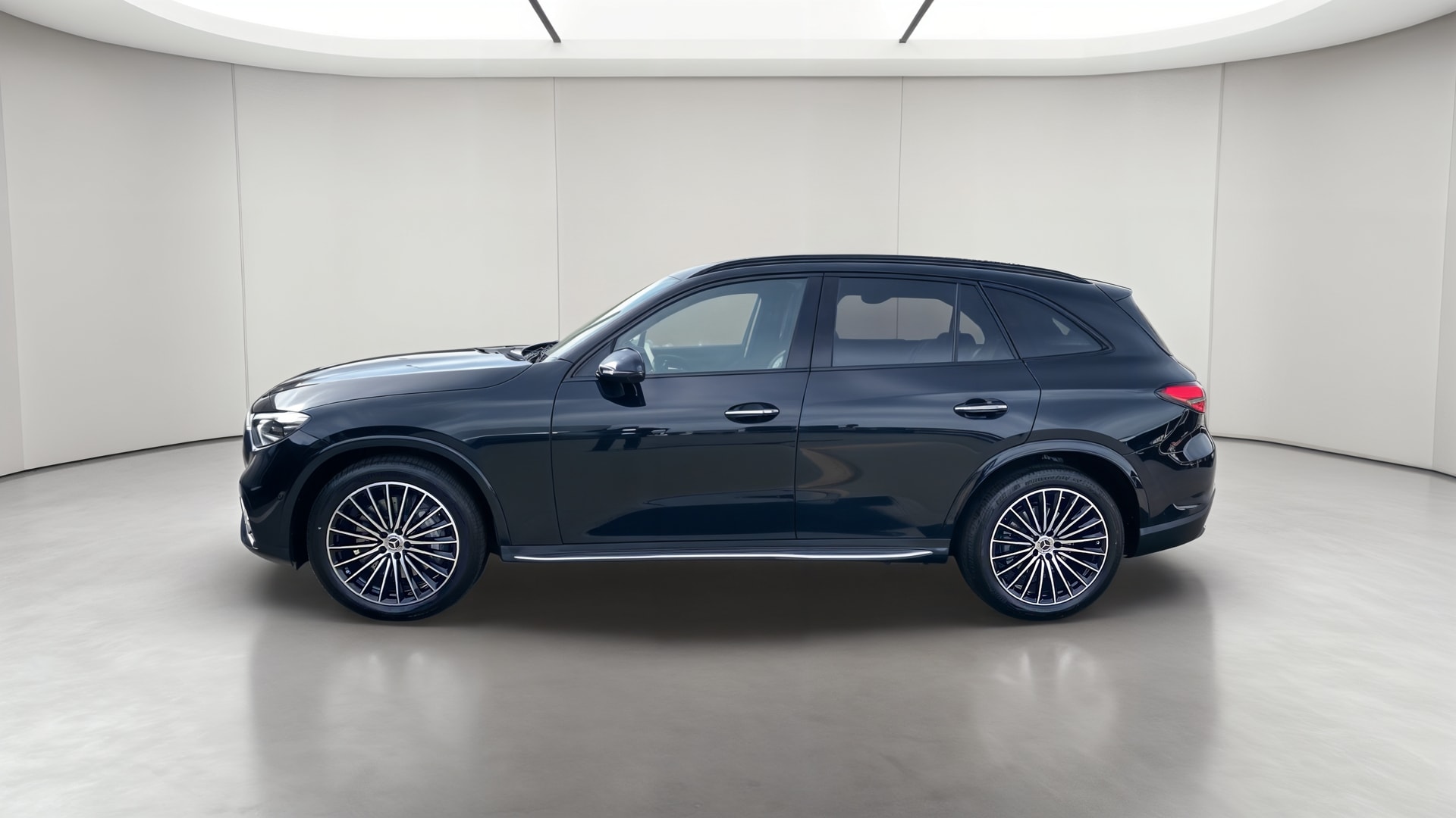 Mercedes-Benz GLC 220 d 4Matic AMG Line — Profil gauche