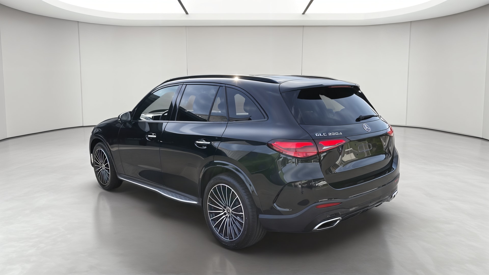 Mercedes-Benz GLC 220 d 4Matic AMG Line — 3/4 arrière gauche