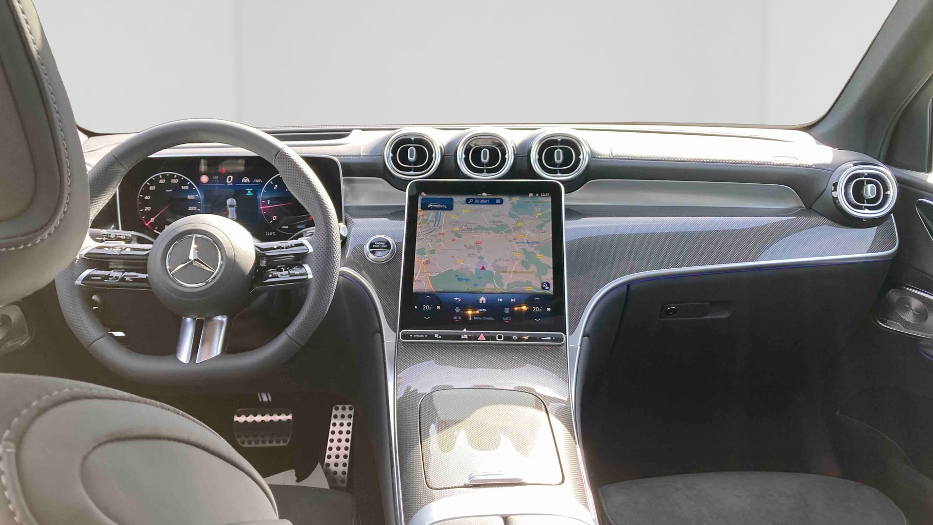 Mercedes-Benz GLC 220 d 4Matic AMG Line — Planche de bord