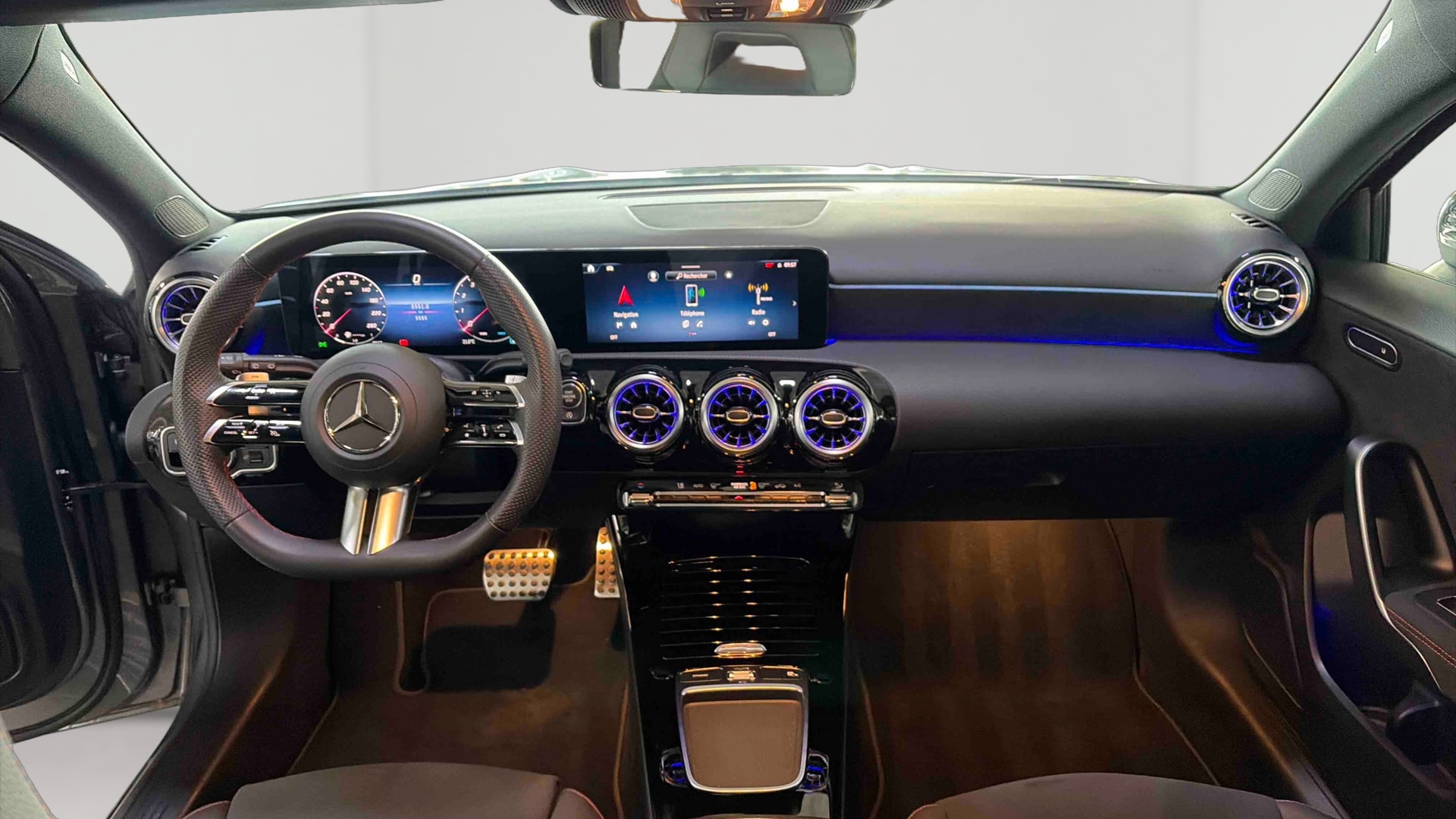 Mercedes-Benz Classe A 180 Edition 140 — Planche de bord