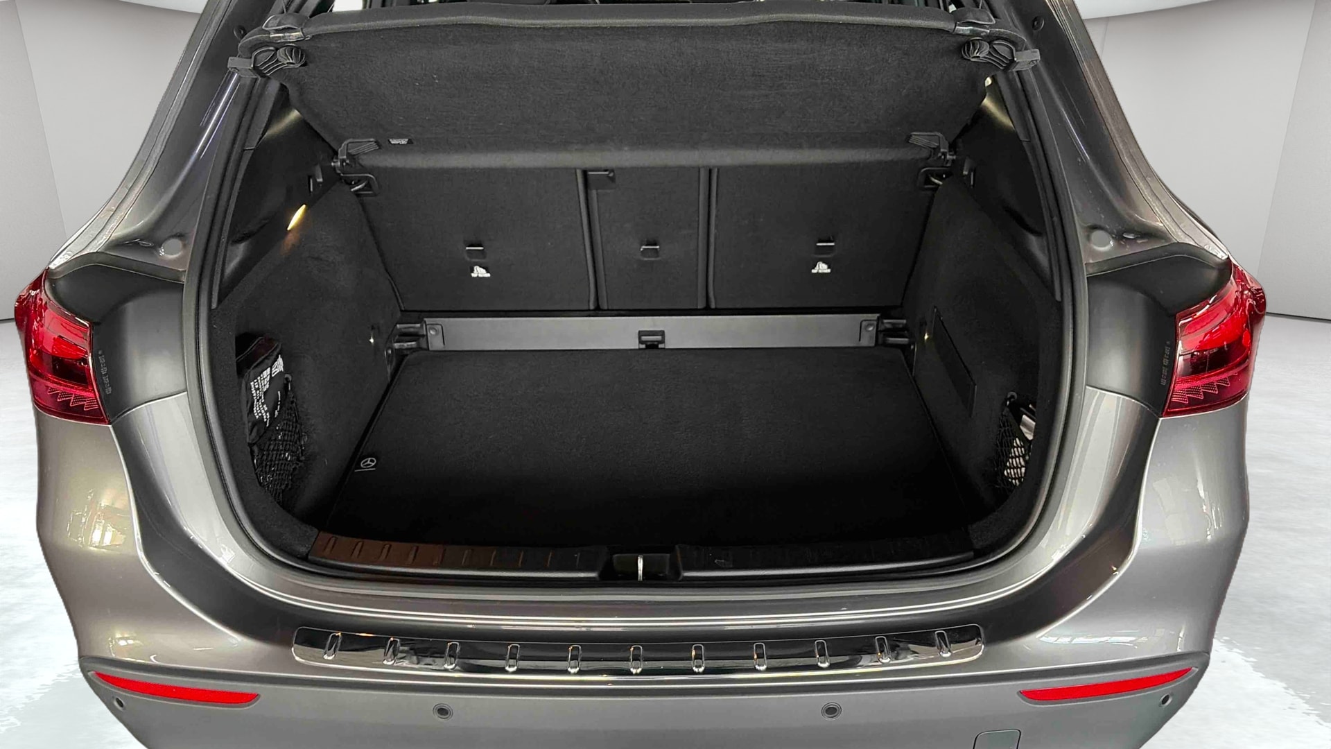 Mercedes-Benz GLA 180 7G-DCT Progressive Line — Coffre