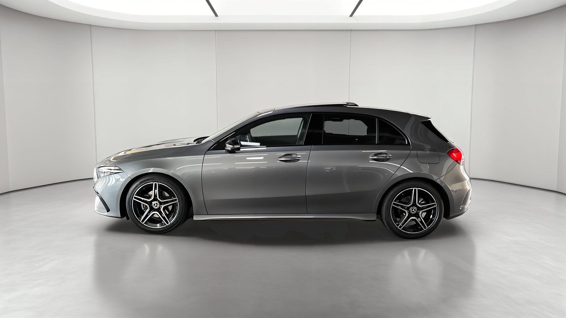 Mercedes-Benz Classe A 180 Edition 140 — Profil gauche