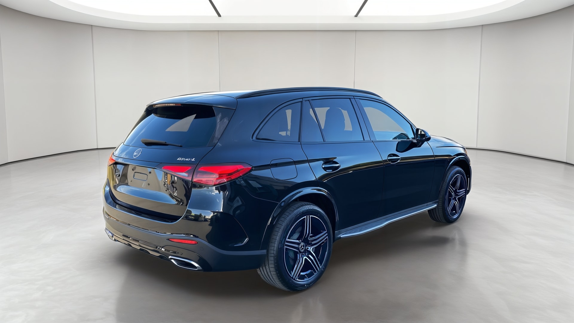 Mercedes-Benz GLC 300 e Hybrid EQ 4Matic AMG Line + — 3/4 arrière droit