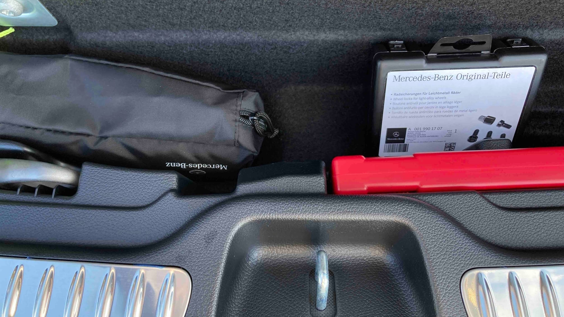 Mercedes-Benz GLC 300 e Hybrid EQ 4Matic AMG Line + — photo 14