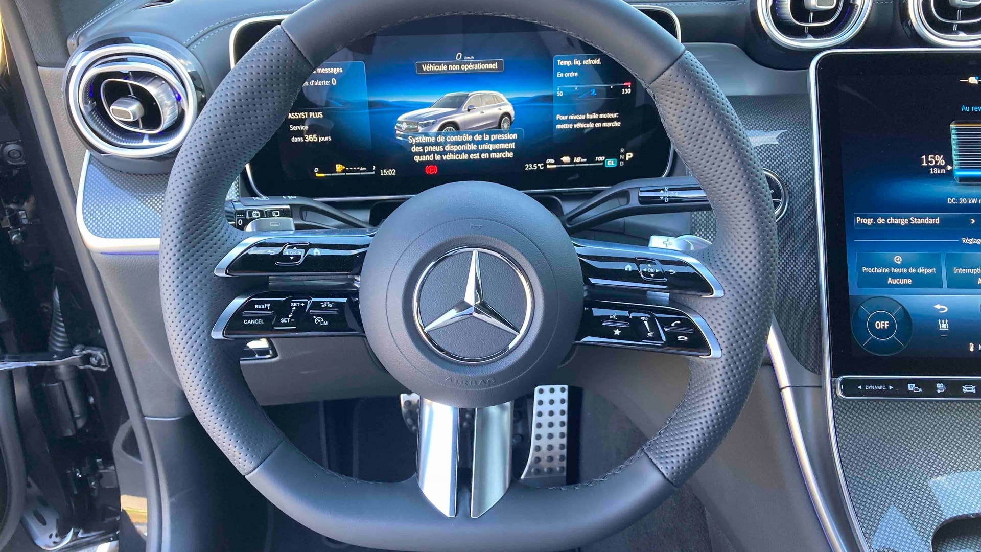 Mercedes-Benz GLC 300 e Hybrid EQ 4Matic AMG Line + — Poste de pilotage