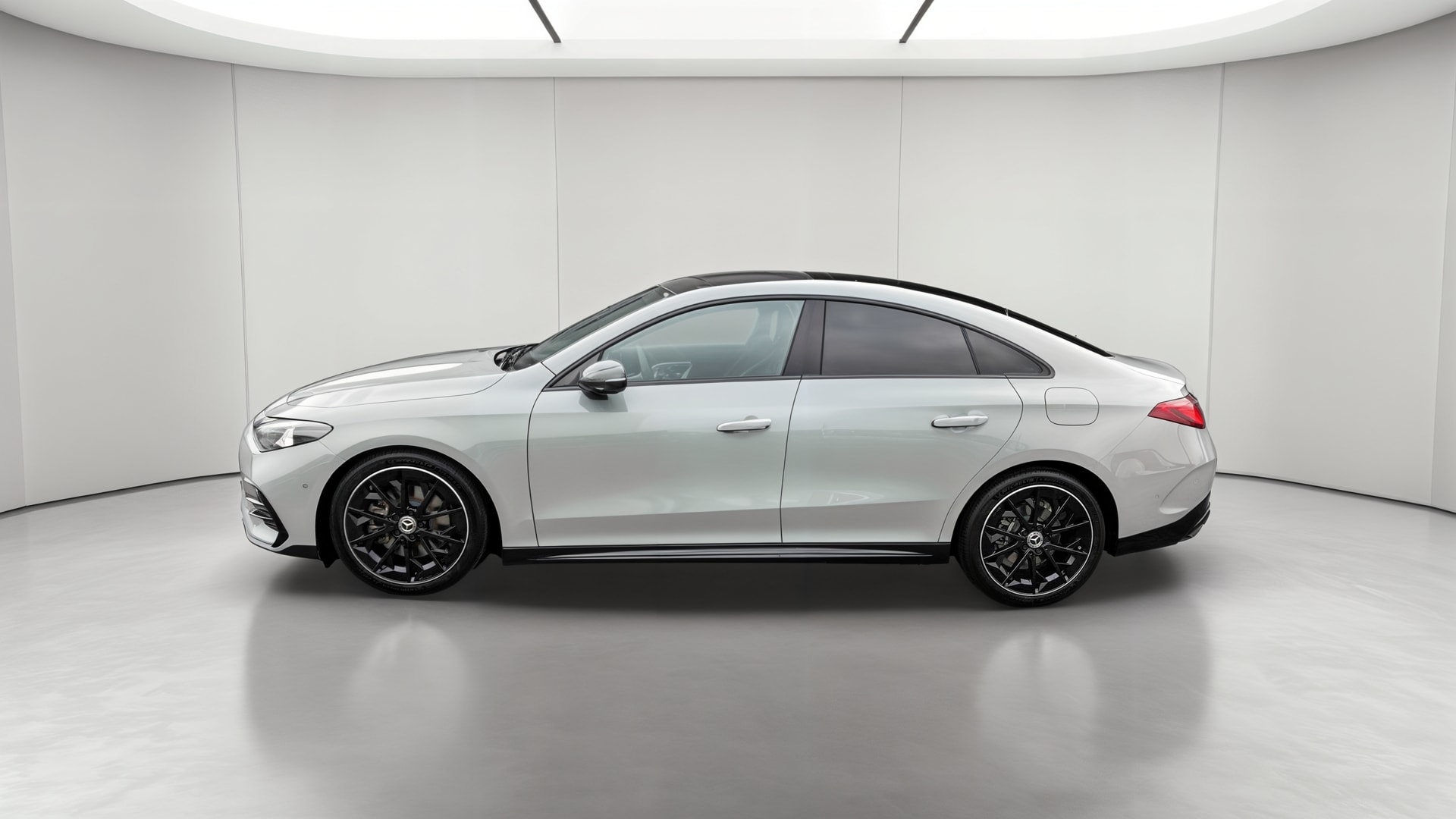 Mercedes-Benz CLA 200 8F-eDCT Business Line Executive — Profil gauche