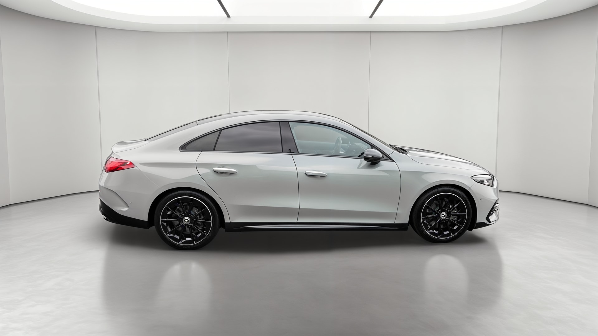 Mercedes-Benz CLA 200 8F-eDCT Business Line Executive — Profil droit