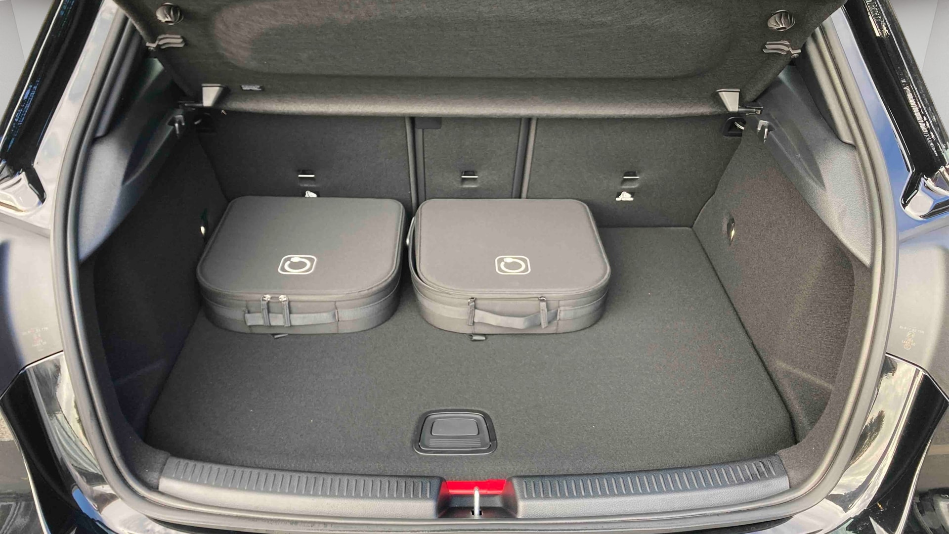 Mercedes-Benz Classe A 250 e Hybrid EQ Progressive Line — Coffre