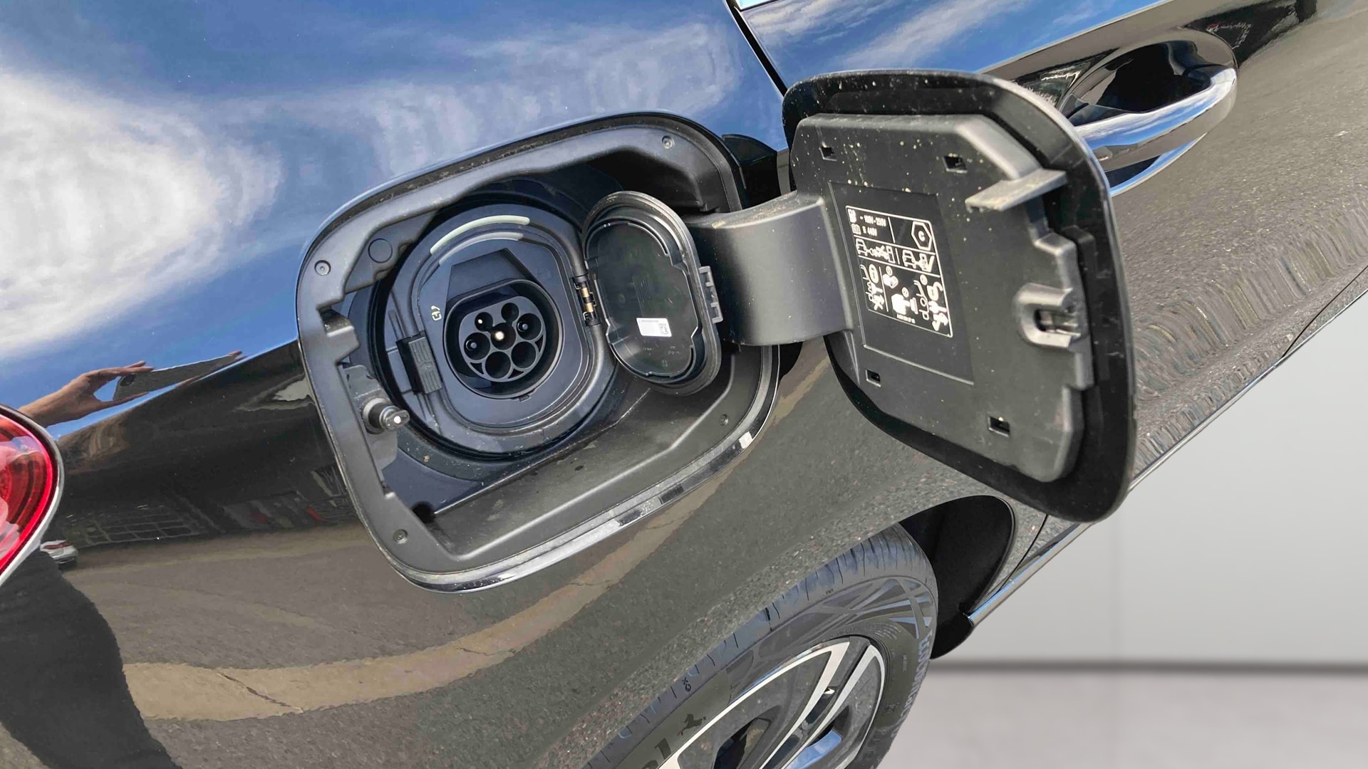 Mercedes-Benz Classe A 250 e Hybrid EQ Progressive Line — photo 18