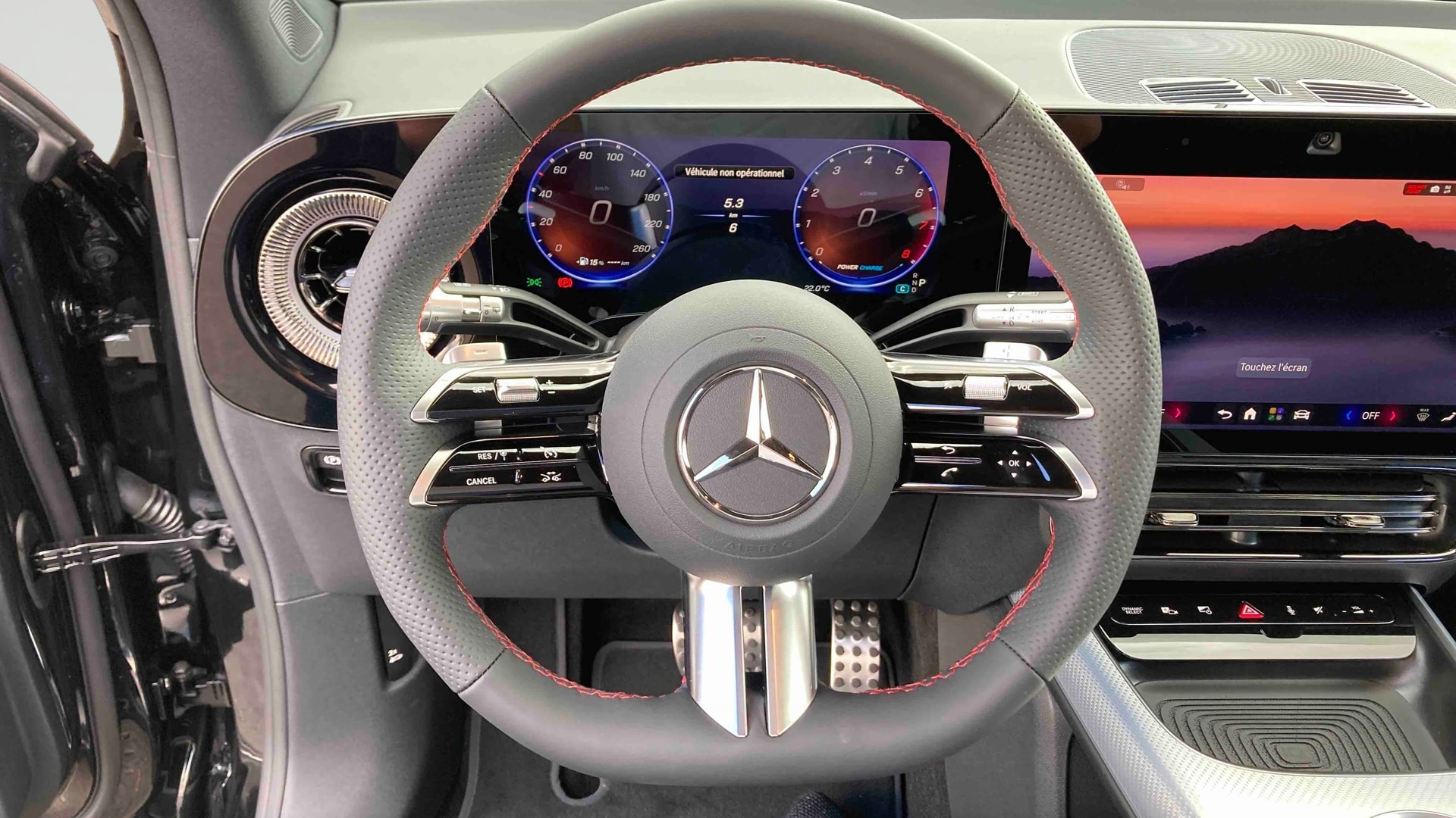 Mercedes-Benz GLB 200 4MATIC AMG Line — Poste de pilotage
