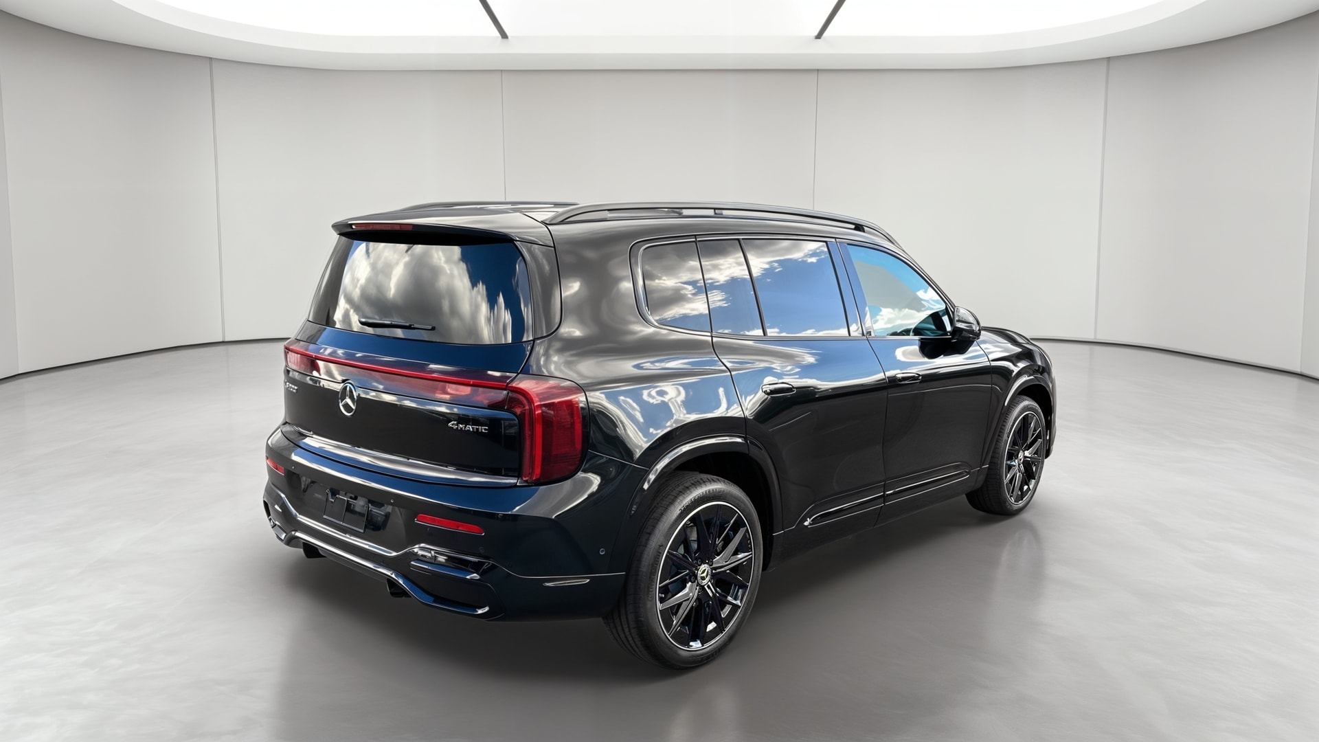 Mercedes-Benz GLB 200 4MATIC AMG Line — 3/4 arrière droit