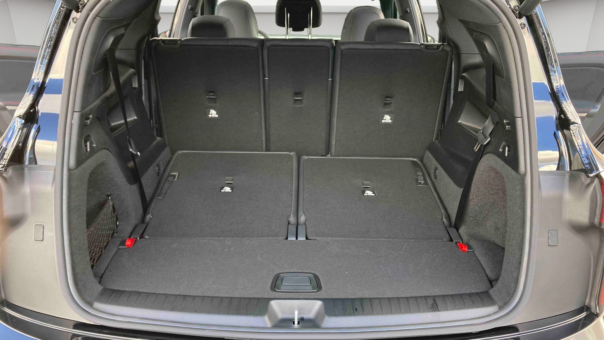 Mercedes-Benz GLB 200 4MATIC AMG Line — Coffre