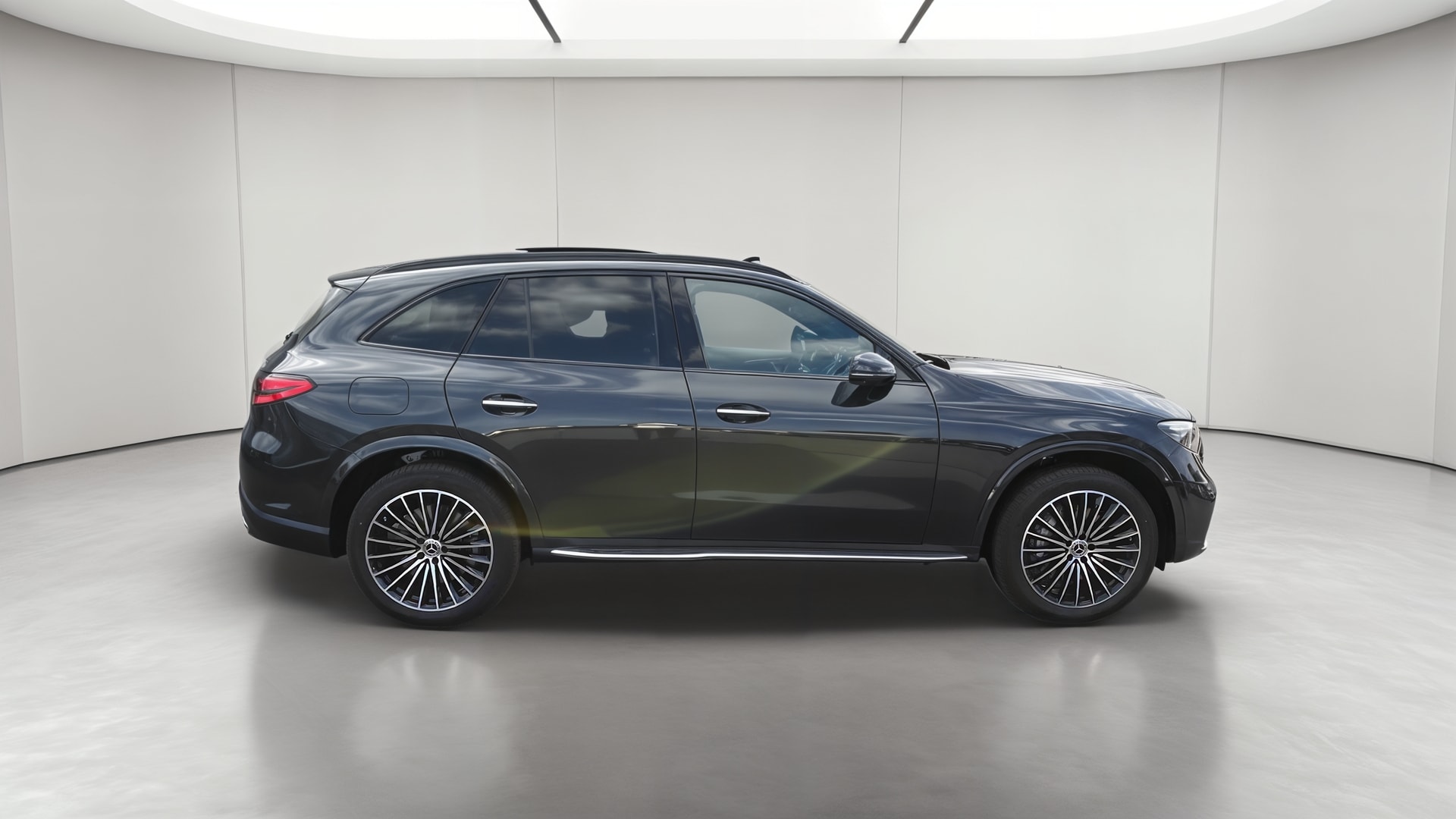Mercedes-Benz GLC 300 e Hybrid EQ 4Matic AMG Line + — Profil droit