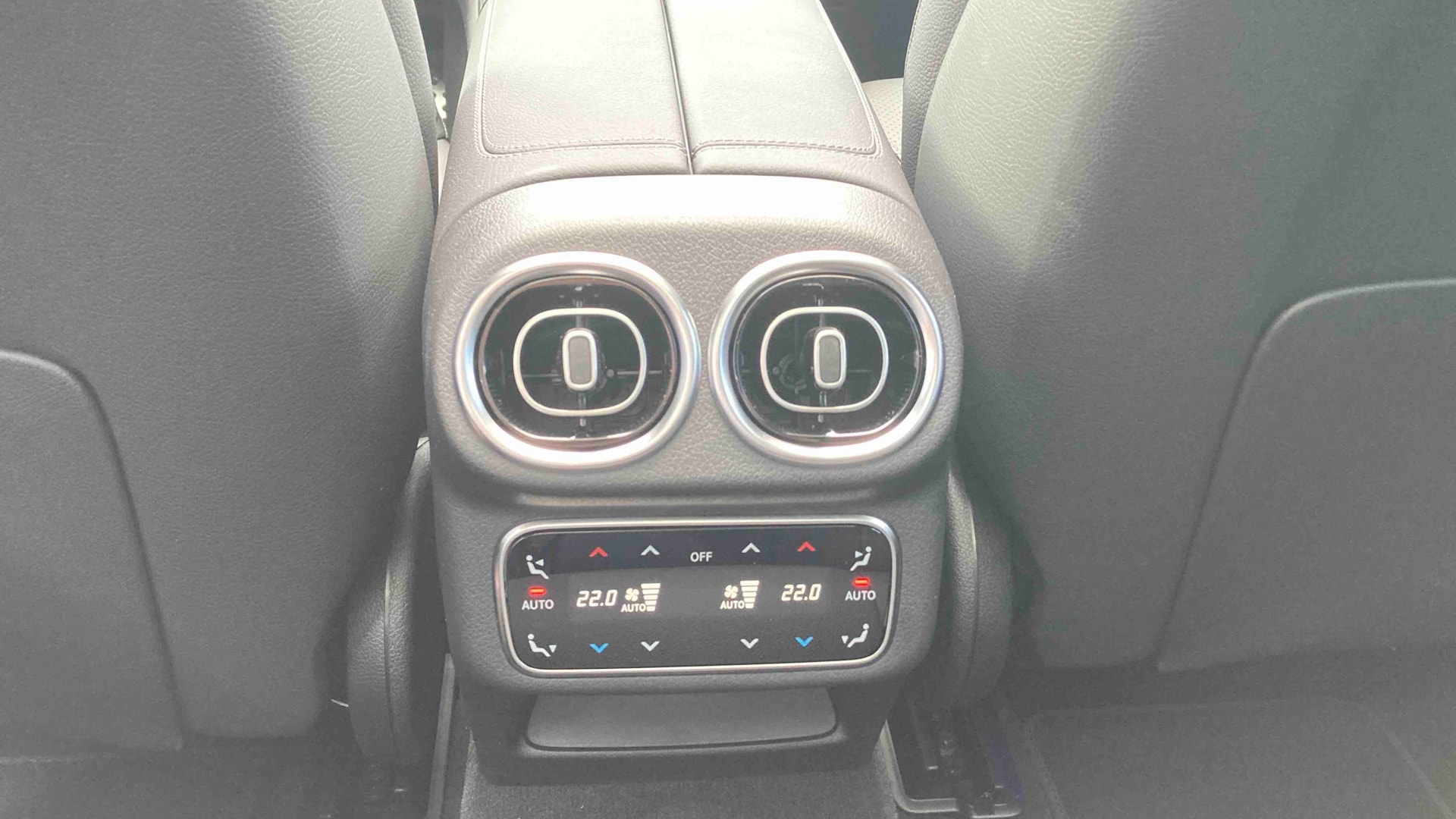 Mercedes-Benz GLC 300 e Hybrid EQ 4Matic AMG Line + — photo 19