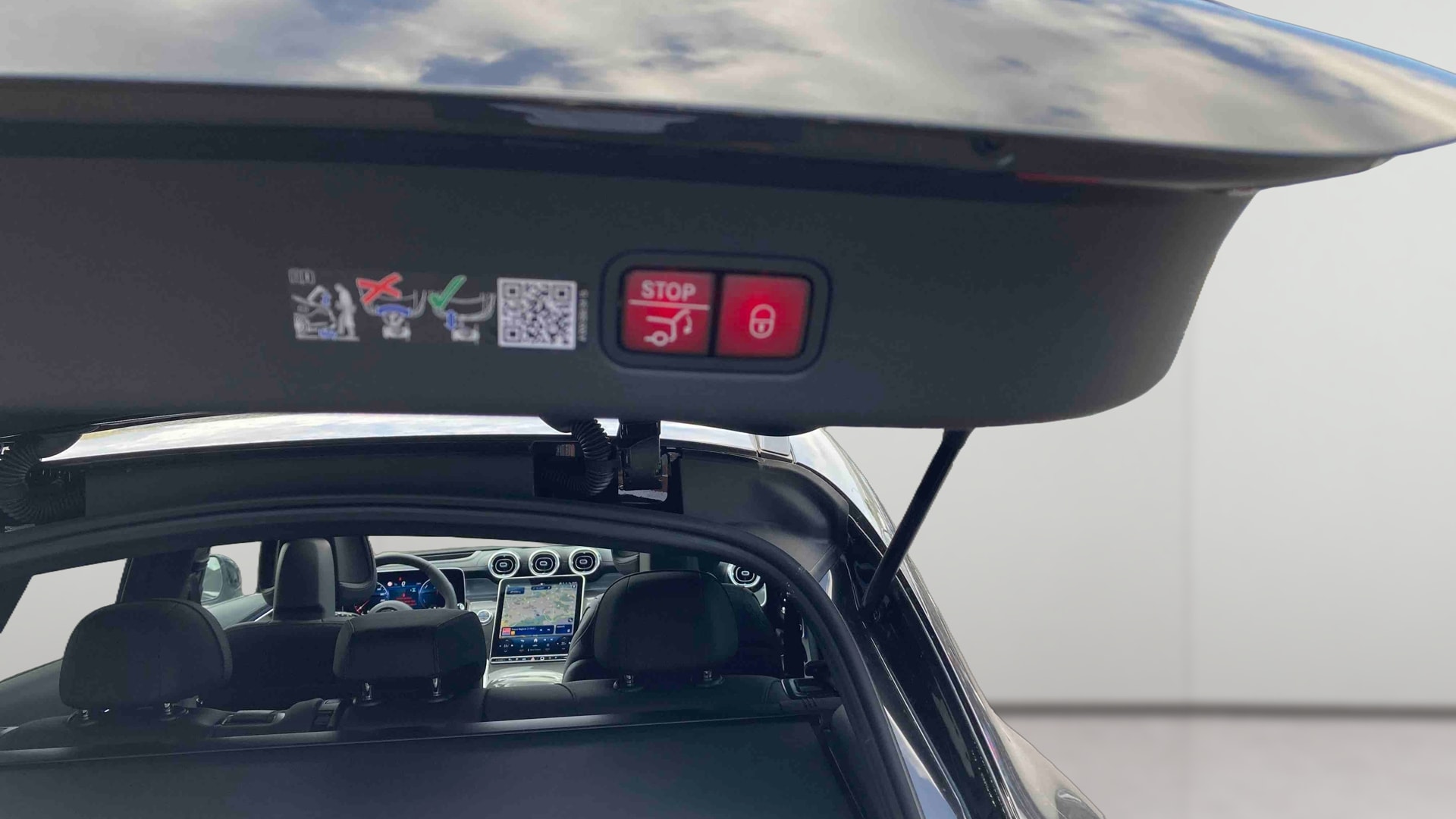 Mercedes-Benz GLC 300 e Hybrid EQ 4Matic AMG Line + — photo 20