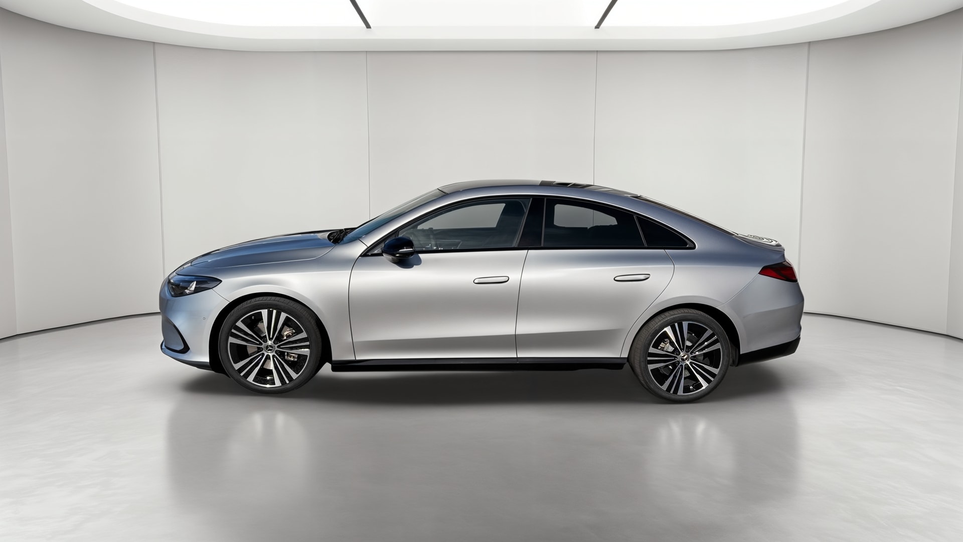 Mercedes-Benz CLA 250+ avec technologie EQ Business Edition — Profil gauche