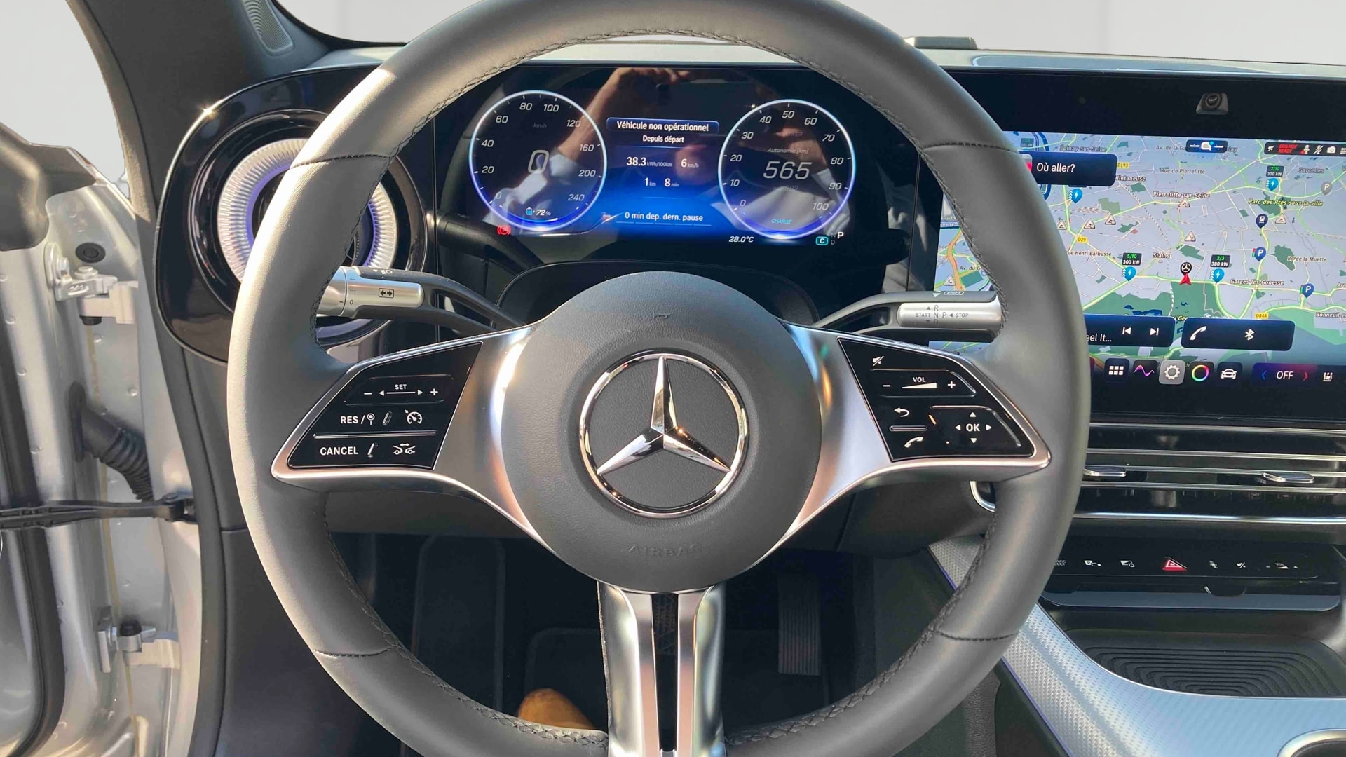 Mercedes-Benz CLA 250+ avec technologie EQ Business Edition — Poste de pilotage