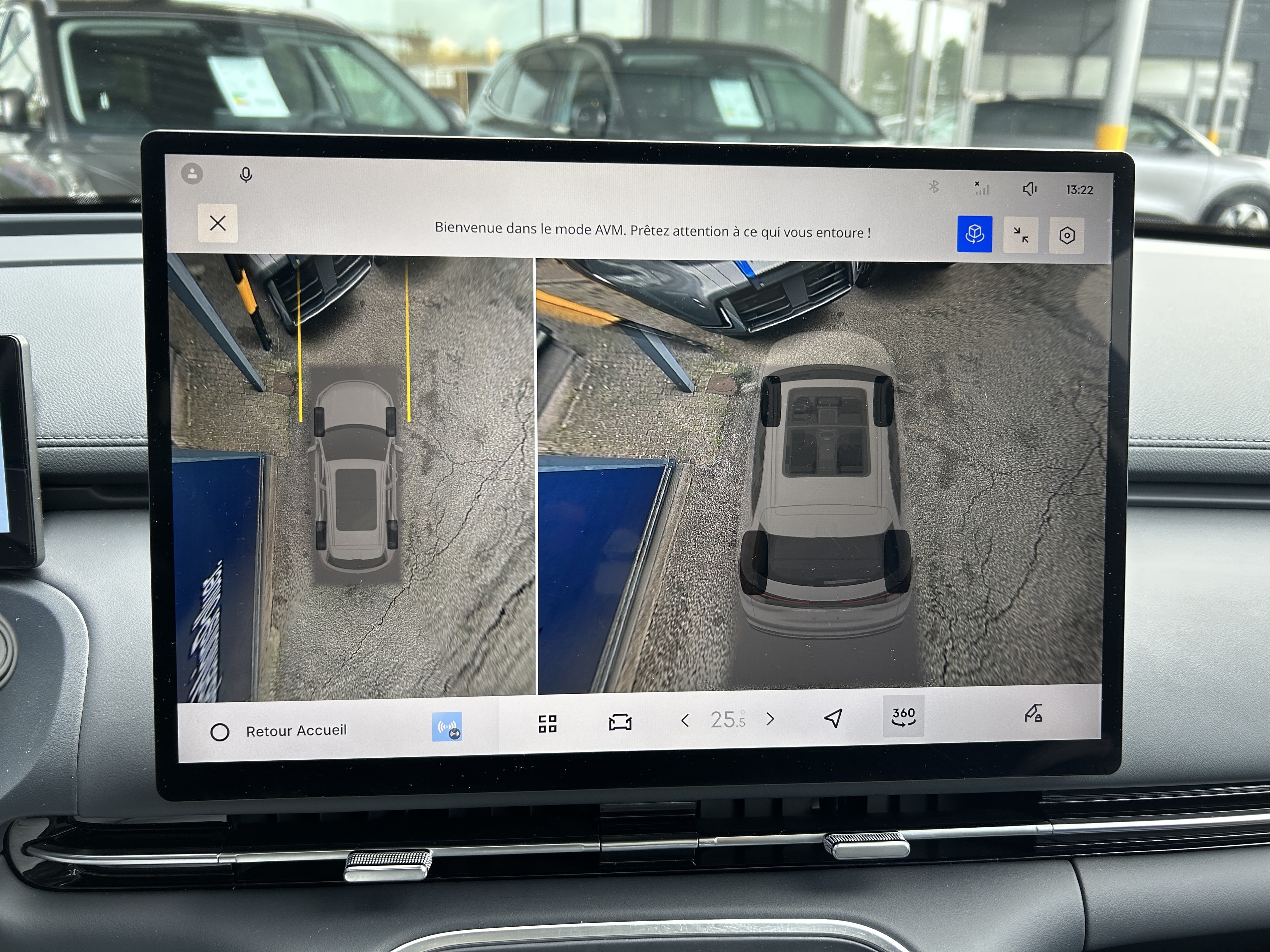 GEELY Starray EM-i Max+ — Console centrale - Caméra de recul