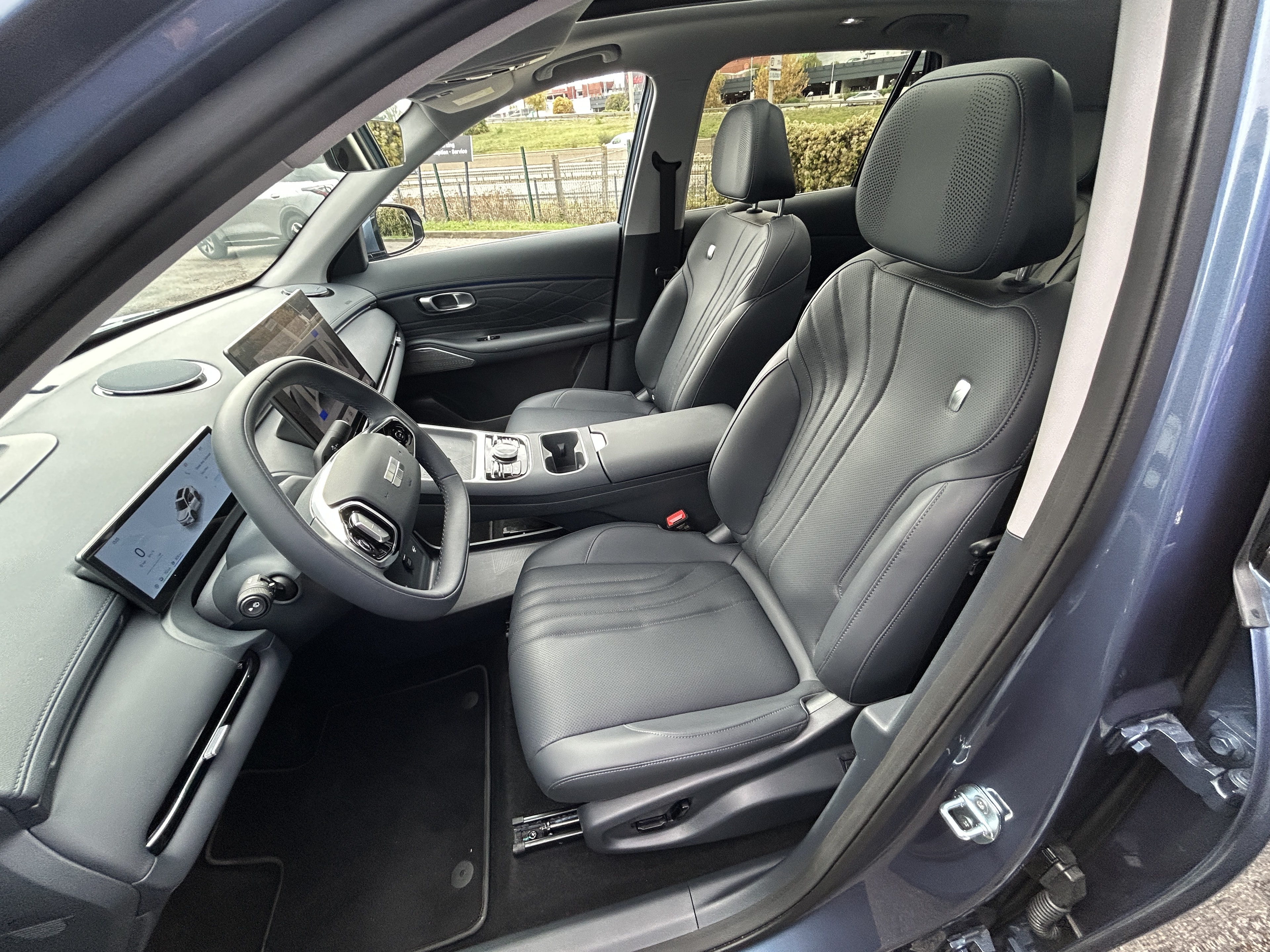 GEELY Starray EM-i Max+ — Siège conducteur