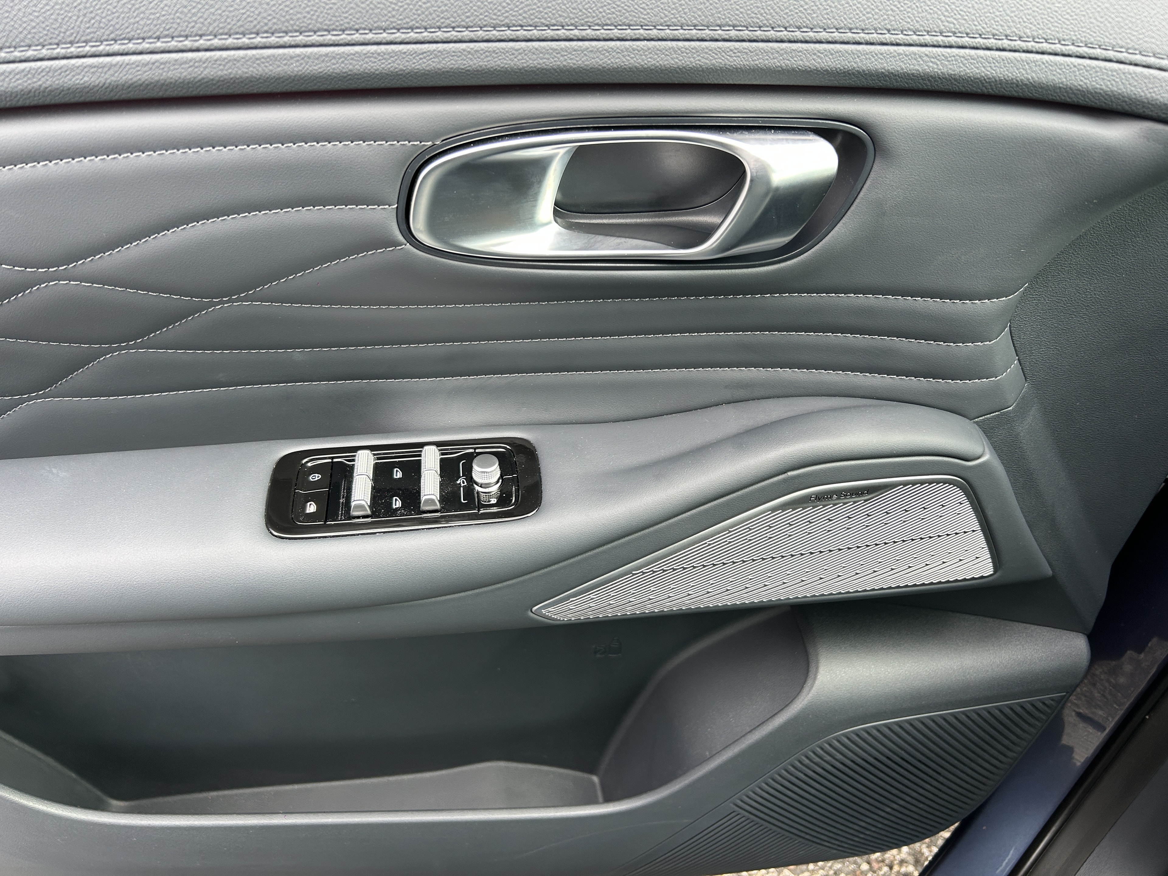 GEELY Starray EM-i Max+ — Panneau de porte avant gauche
