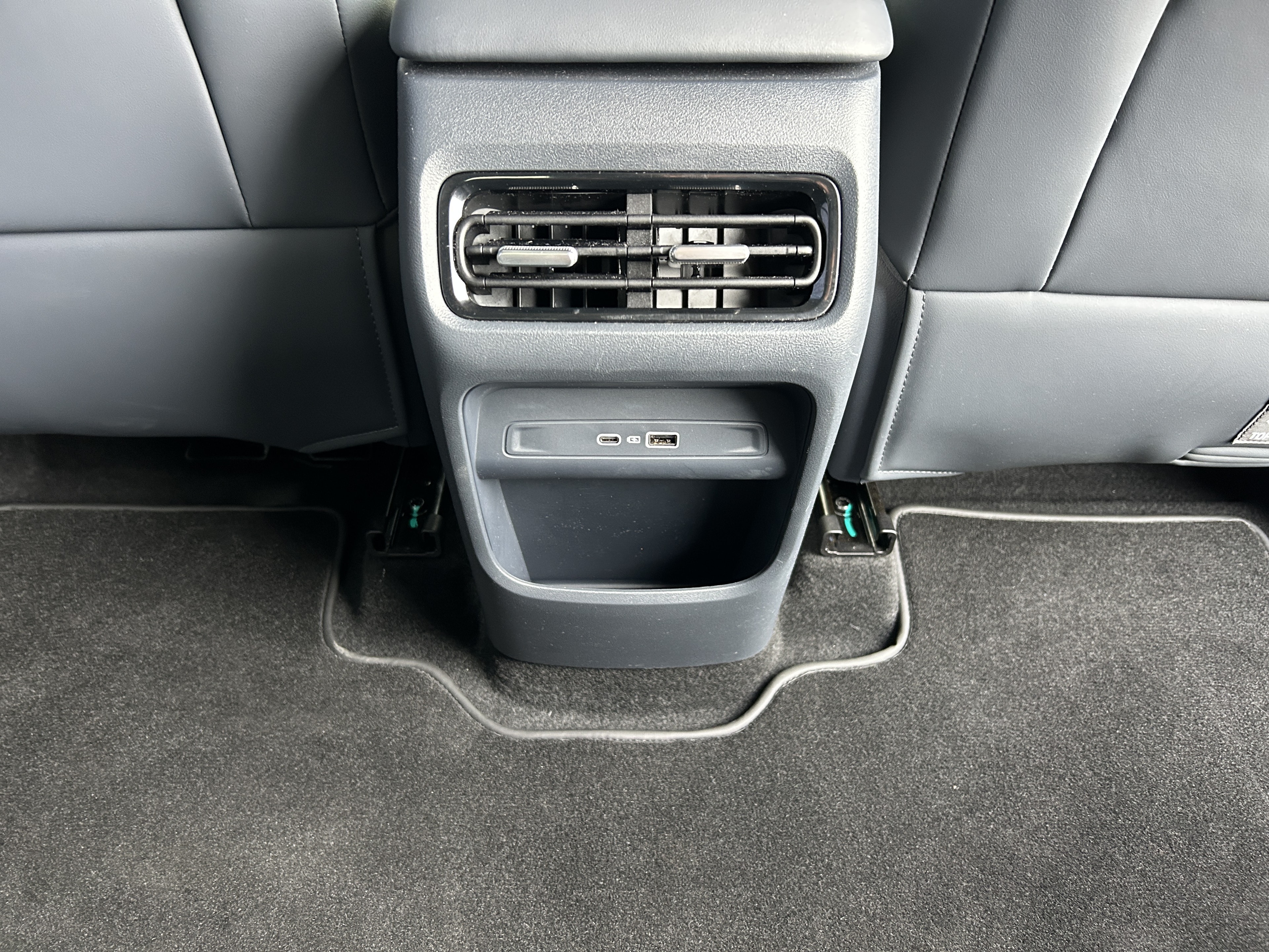 GEELY Starray EM-i Max+ — Siège arrière gauche