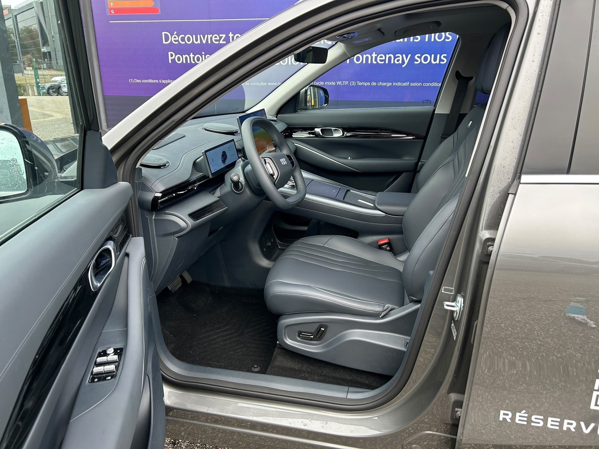 GEELY E5 Max+ — Intérieur conducteur