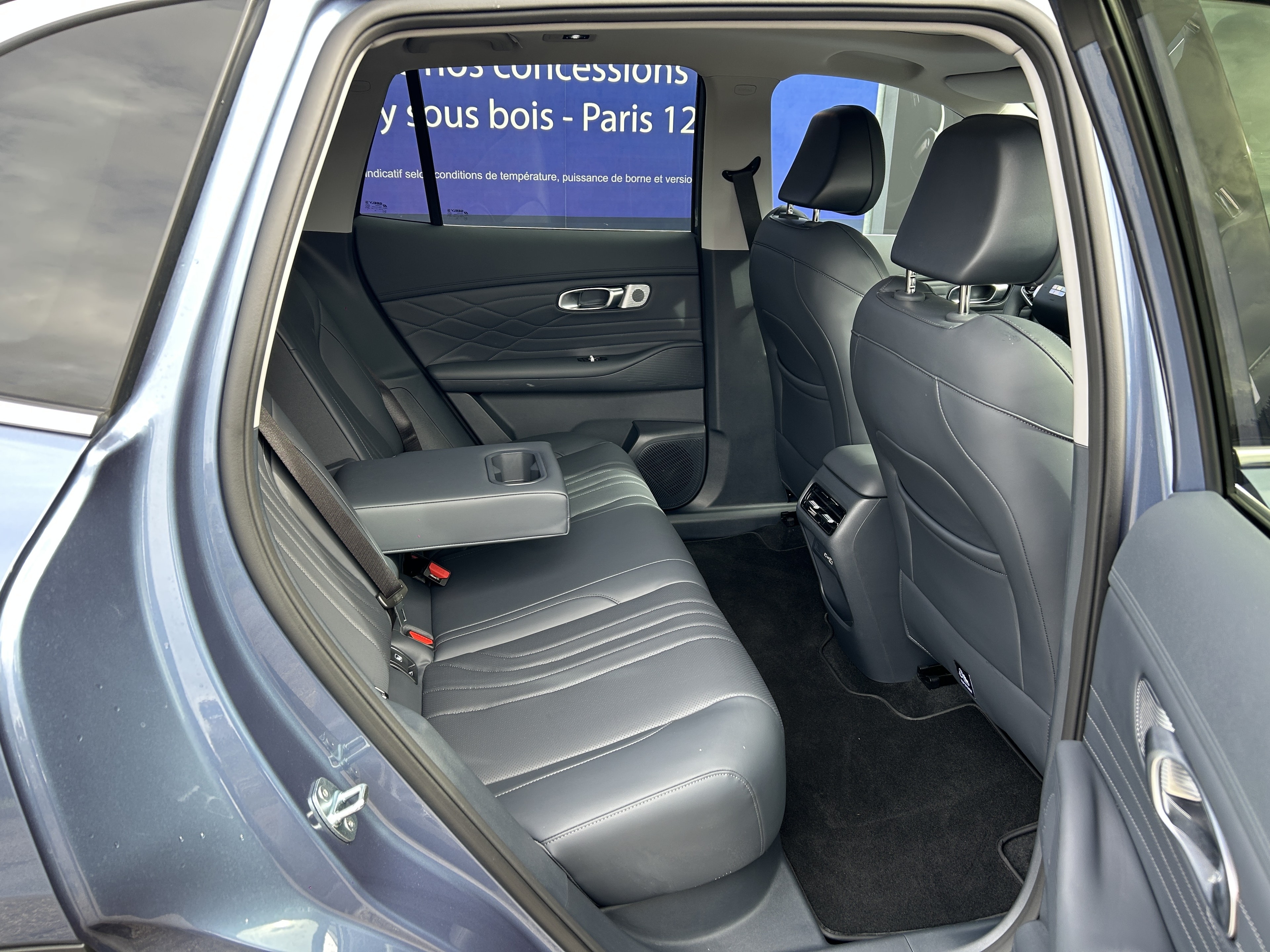 GEELY Starray EM-i Max+ — Assise arrière centrale