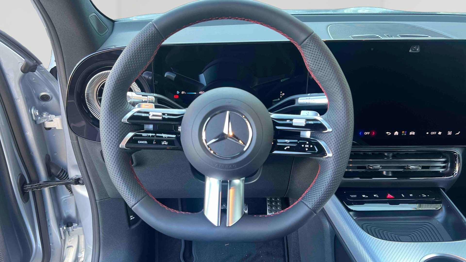 Mercedes-Benz GLB 250+ electrique AMG Line — Poste de pilotage