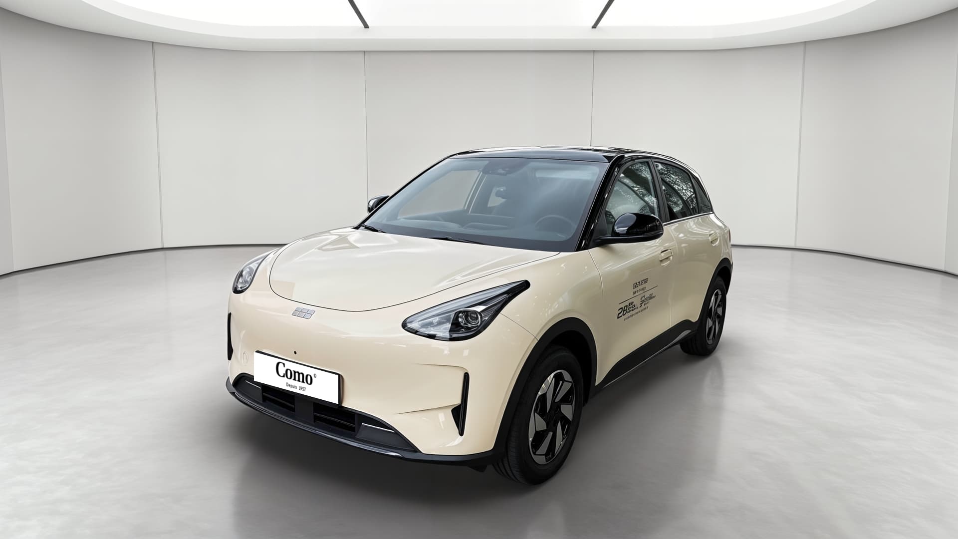 Geely E2 Max+ — 3/4 avant gauche