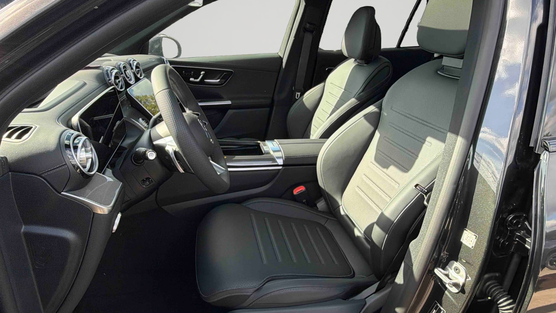 Mercedes-Benz GLC 300 e Hybrid EQ 4Matic AMG Line + — Siège conducteur
