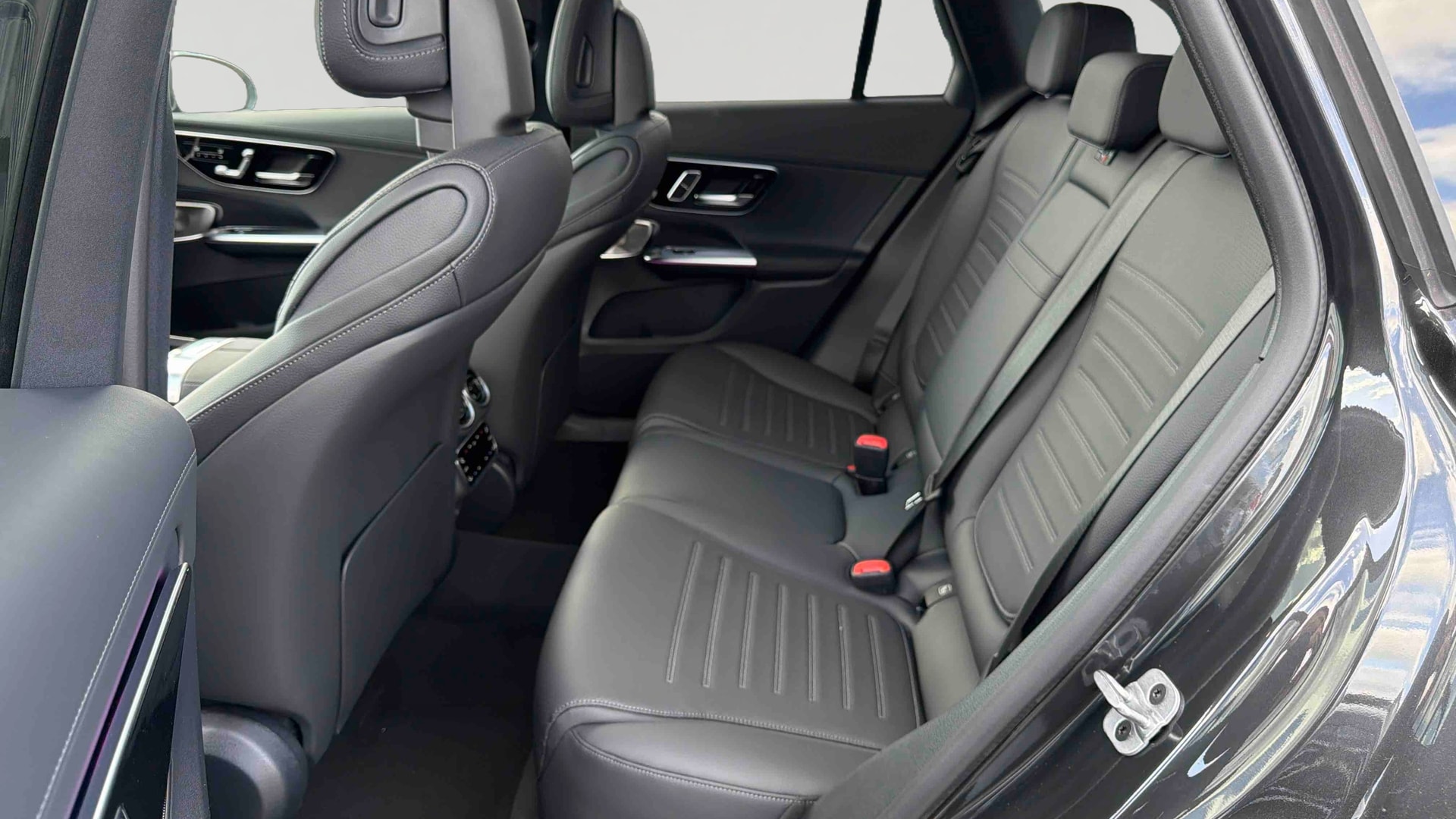 Mercedes-Benz GLC 300 e Hybrid EQ 4Matic AMG Line + — Siège arrière gauche