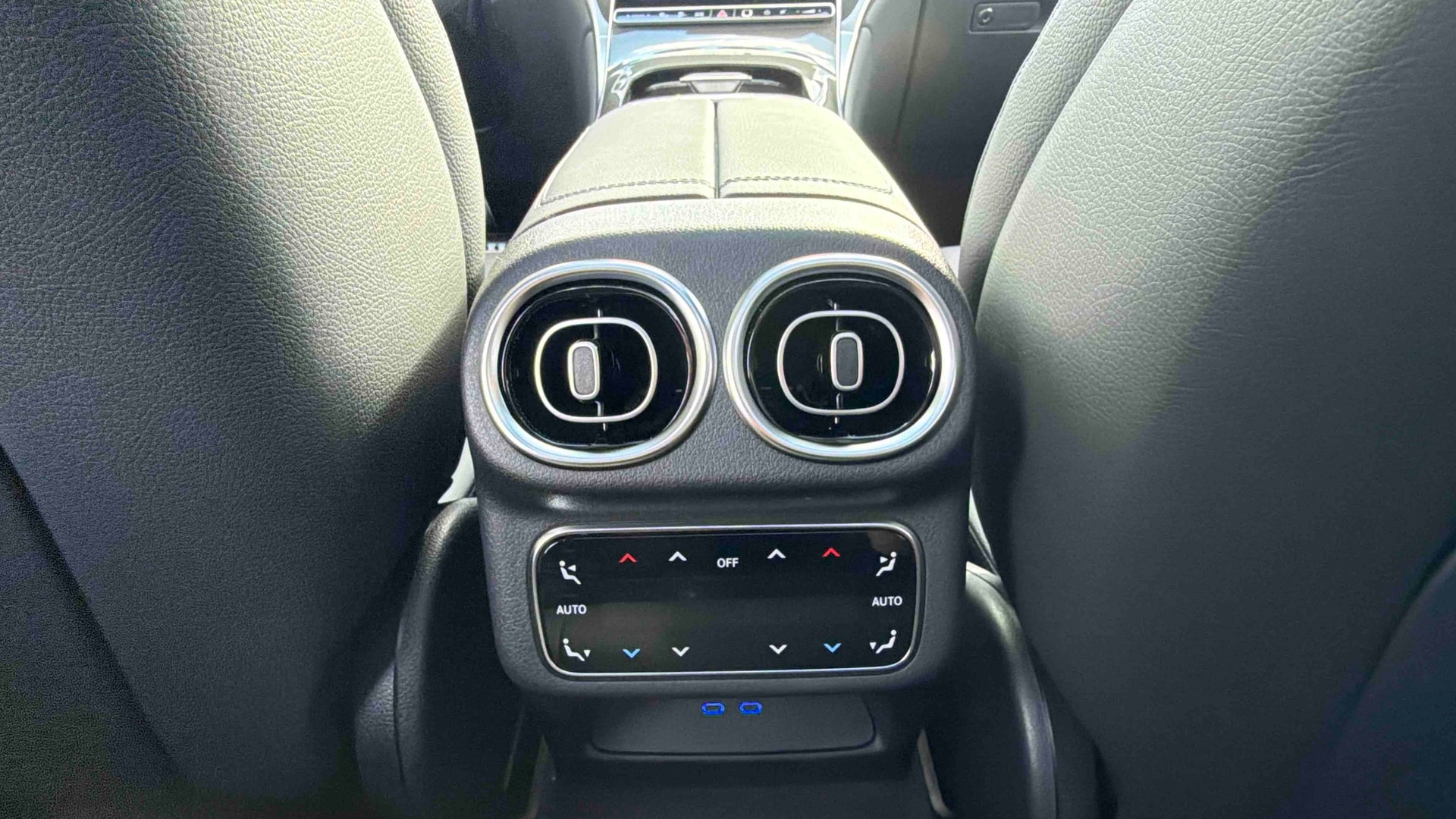 Mercedes-Benz GLC 300 e Hybrid EQ 4Matic AMG Line + — photo 24
