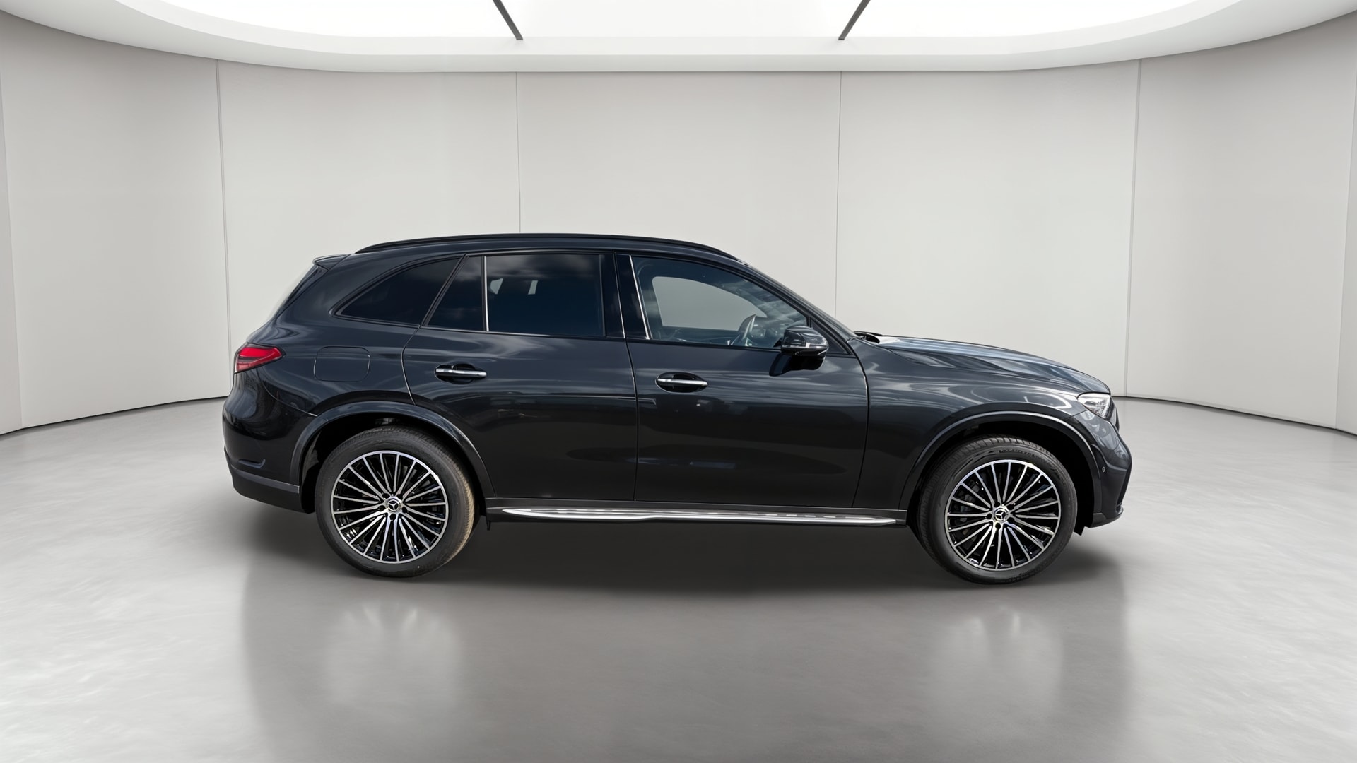 Mercedes-Benz GLC 300 e Hybrid EQ 4Matic AMG Line + — Profil droit