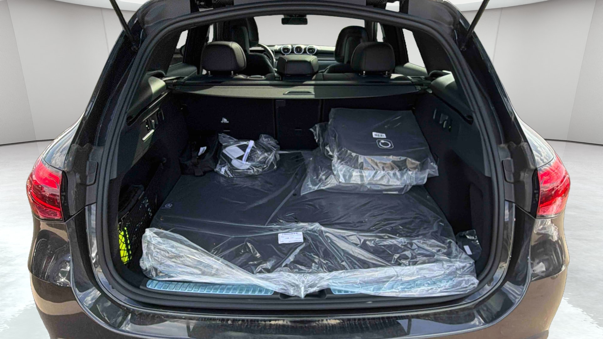 Mercedes-Benz GLC 300 e Hybrid EQ 4Matic AMG Line + — Coffre
