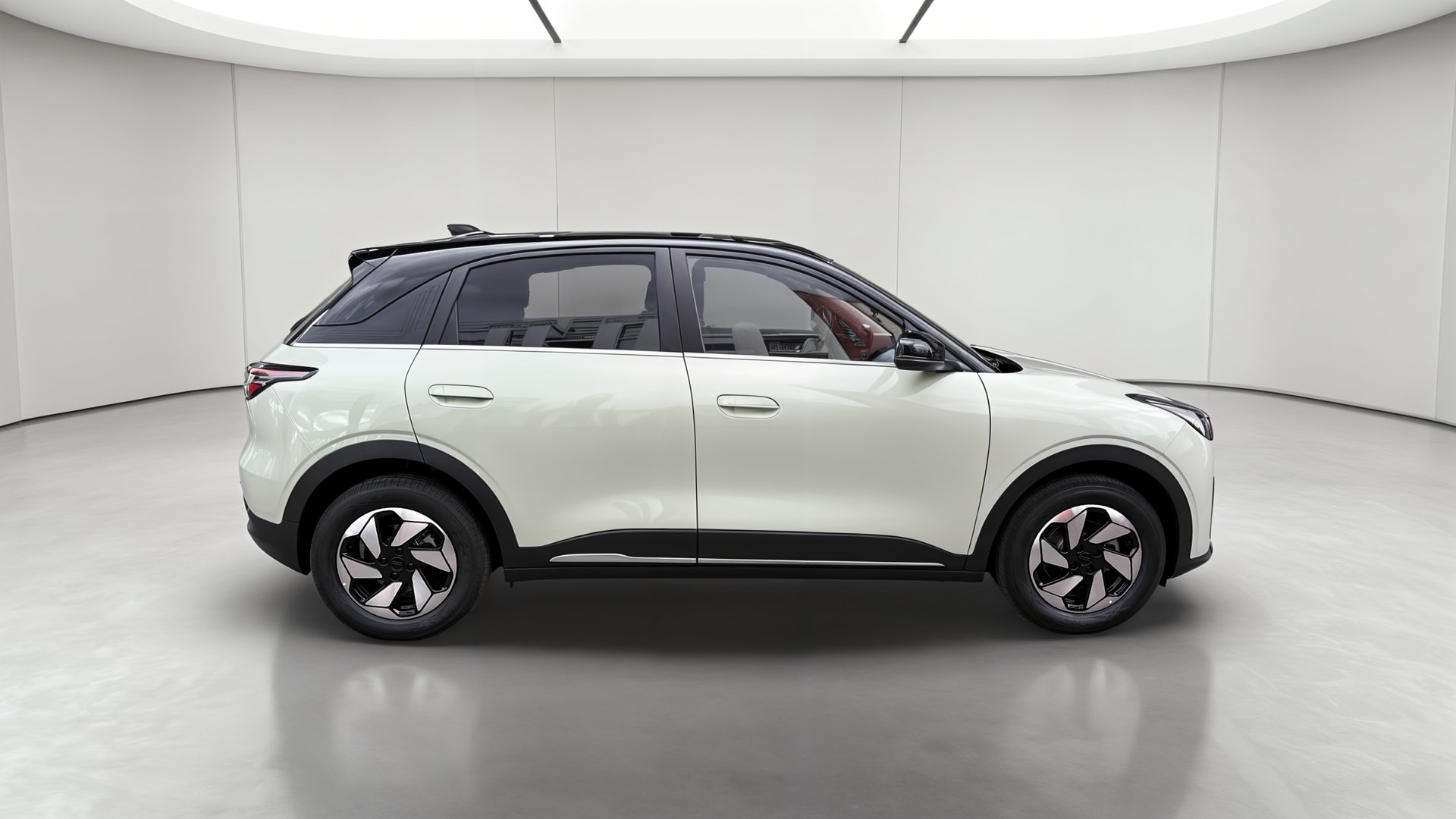 Geely E2 Max+ — Profil droit