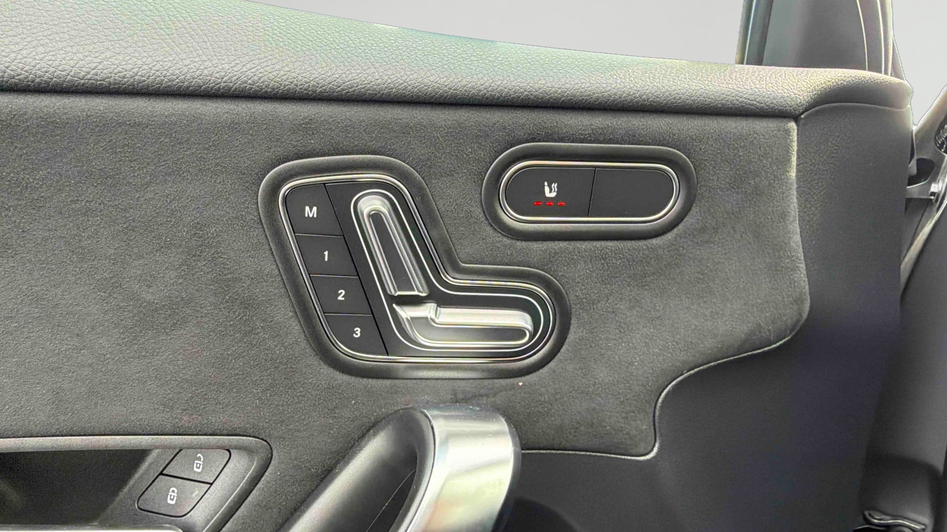 Mercedes-Benz Classe A 250 e Hybrid EQ AMG Line — photo 19