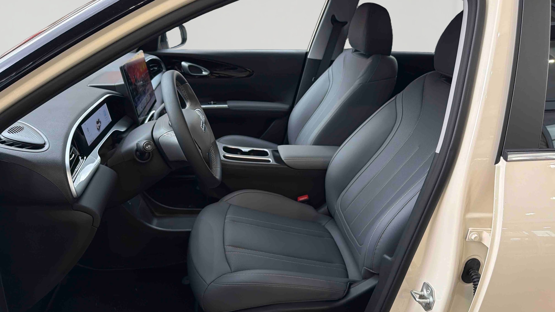 Geely E2 Max+ — Siège conducteur