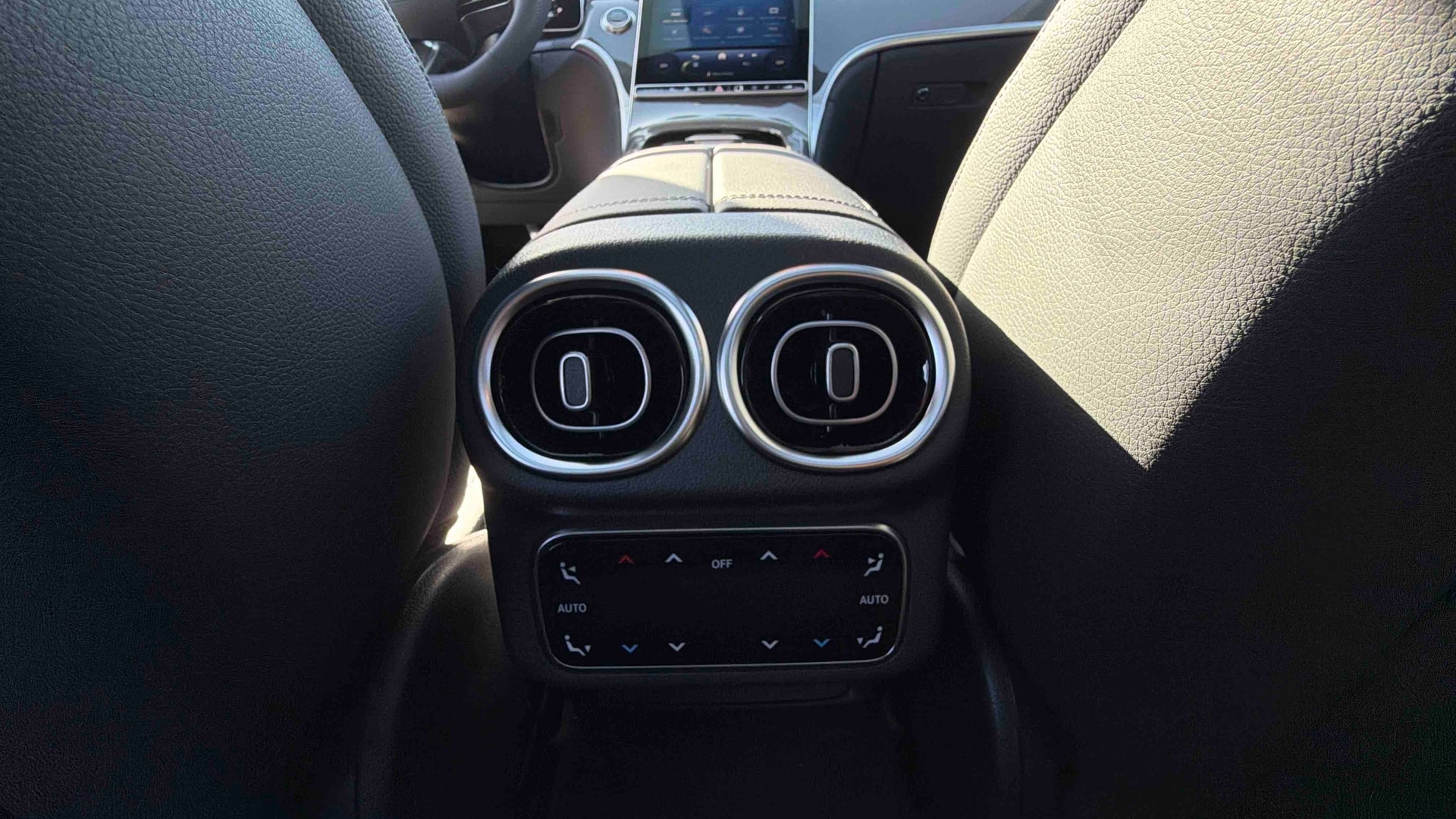 Mercedes-Benz GLC 300 e Hybrid EQ 4Matic AMG Line + — photo 24