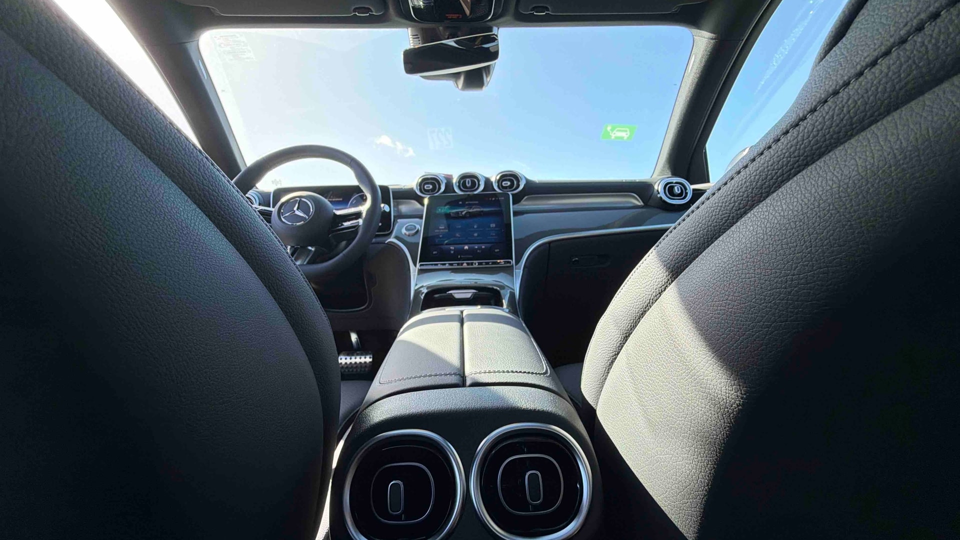 Mercedes-Benz GLC 300 e Hybrid EQ 4Matic AMG Line + — photo 25