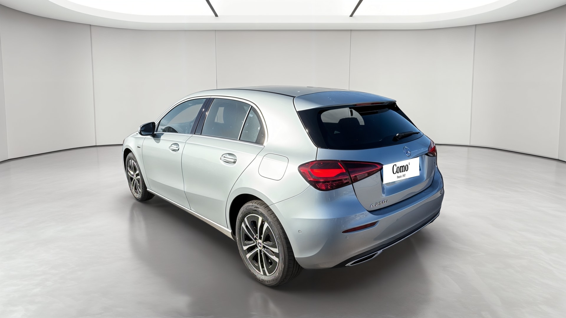 Mercedes-Benz Classe A 250 e Hybrid EQ Business Line — 3/4 arrière gauche