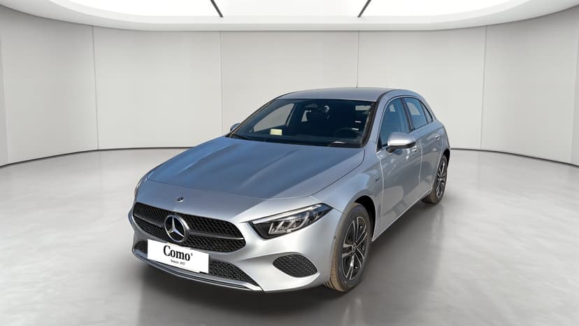 Mercedes-Benz Classe A 250 e Hybrid EQ Business Line — 3/4 avant gauche